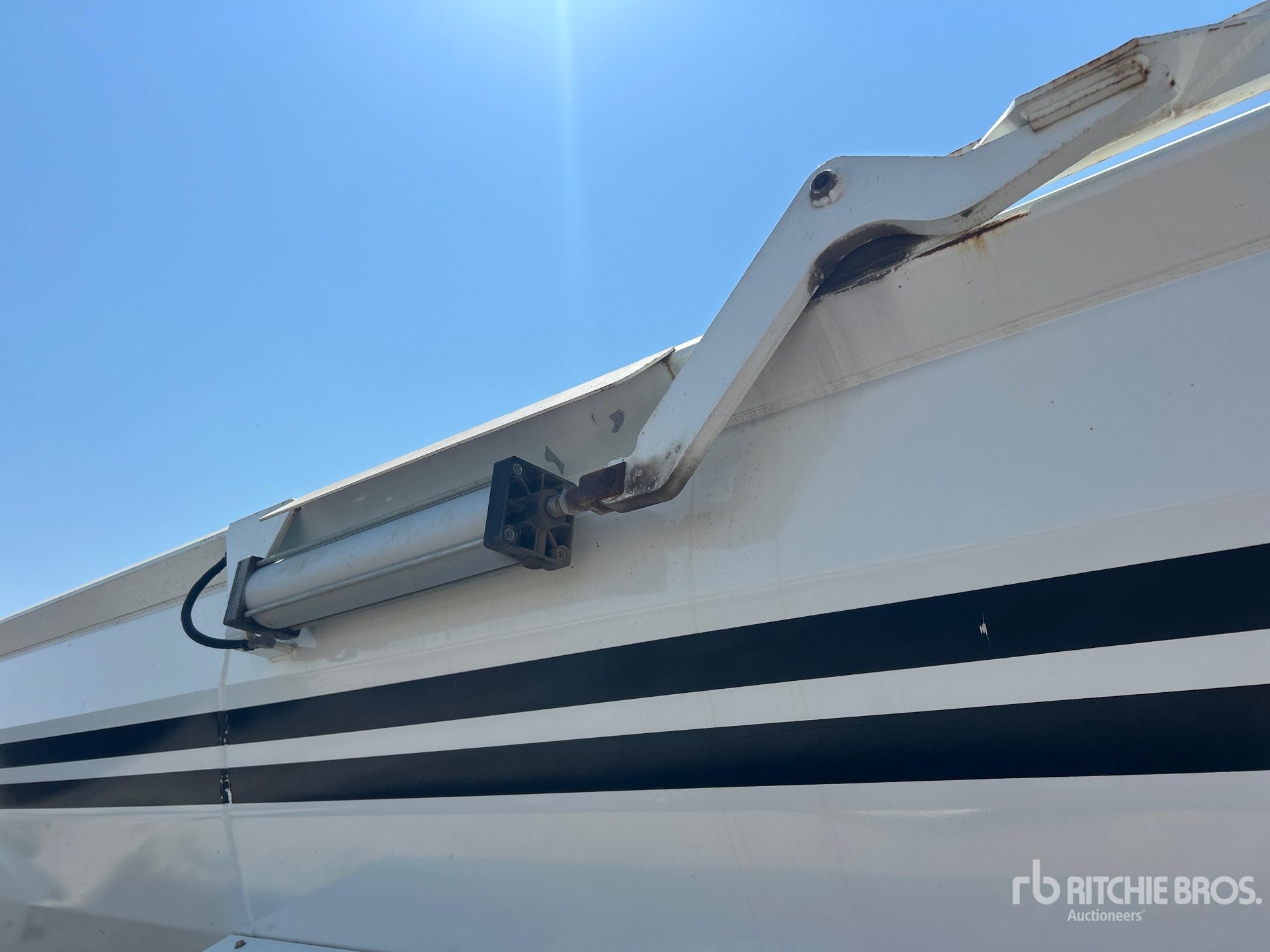 2022 Load King  32 FT T/A