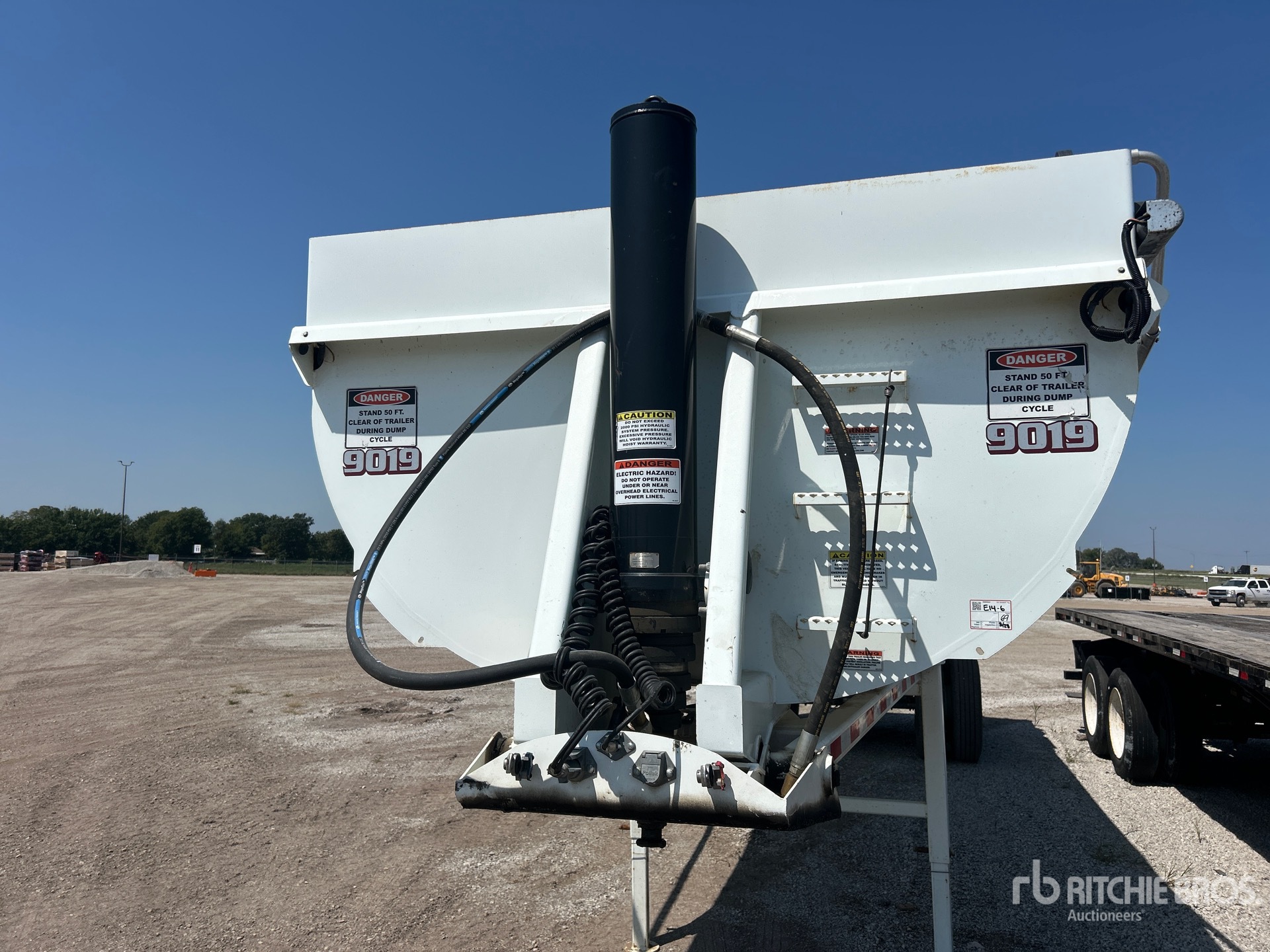 2022 Load King  32 FT T/A