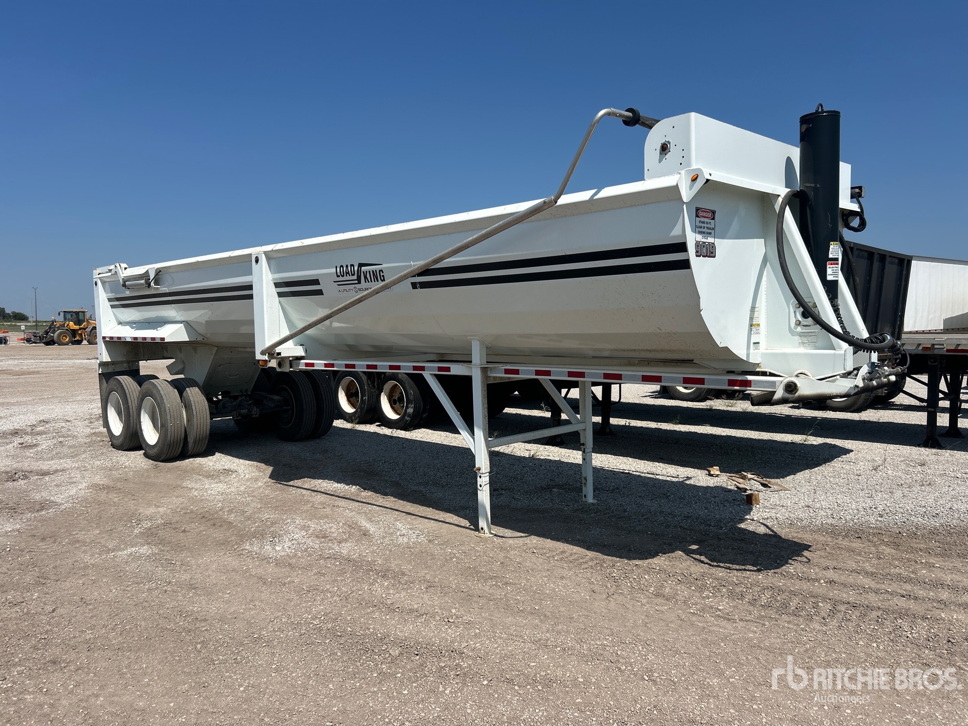 2022 Load King  32 FT T/A