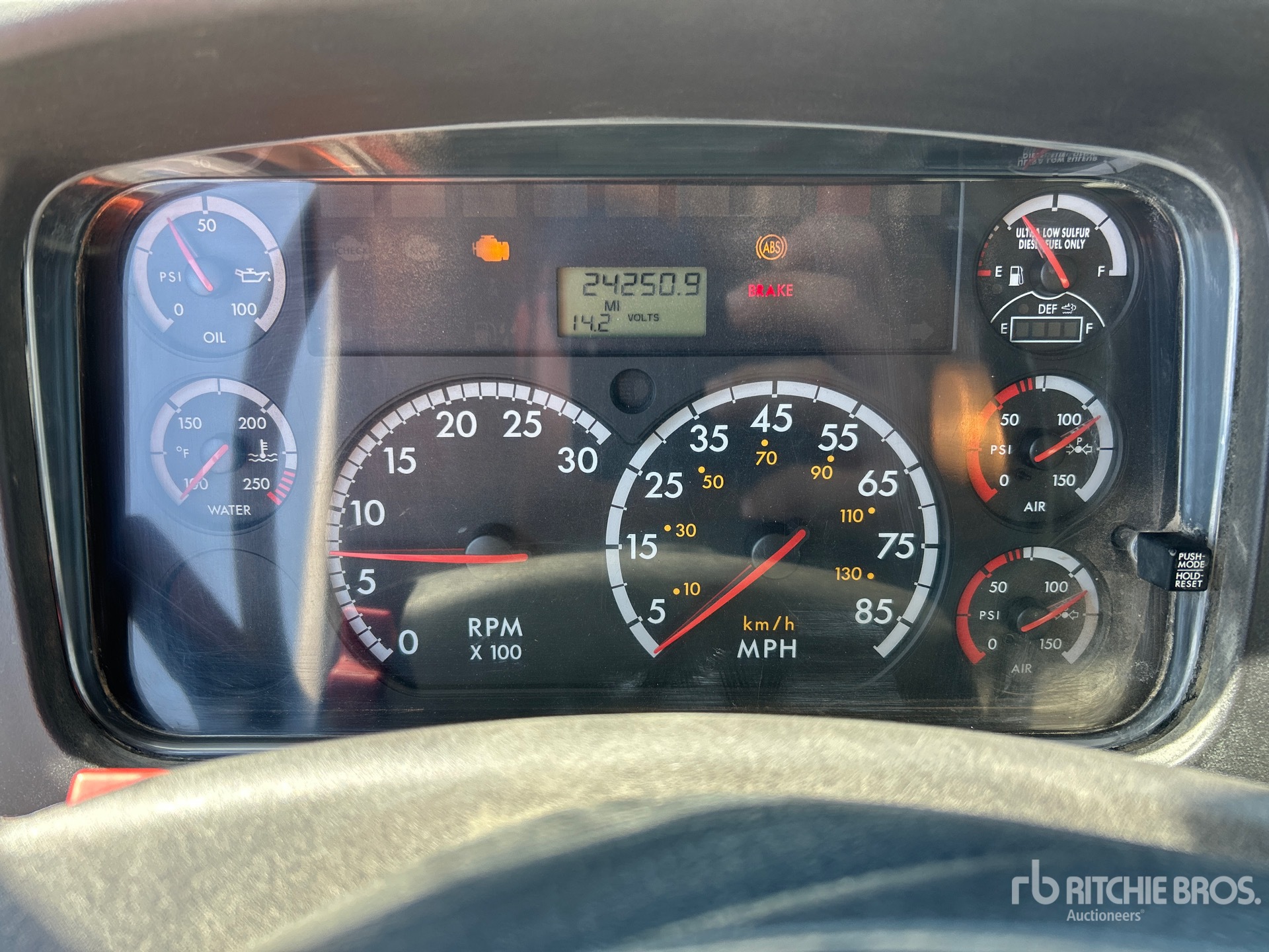 2014 Freightliner M2 106