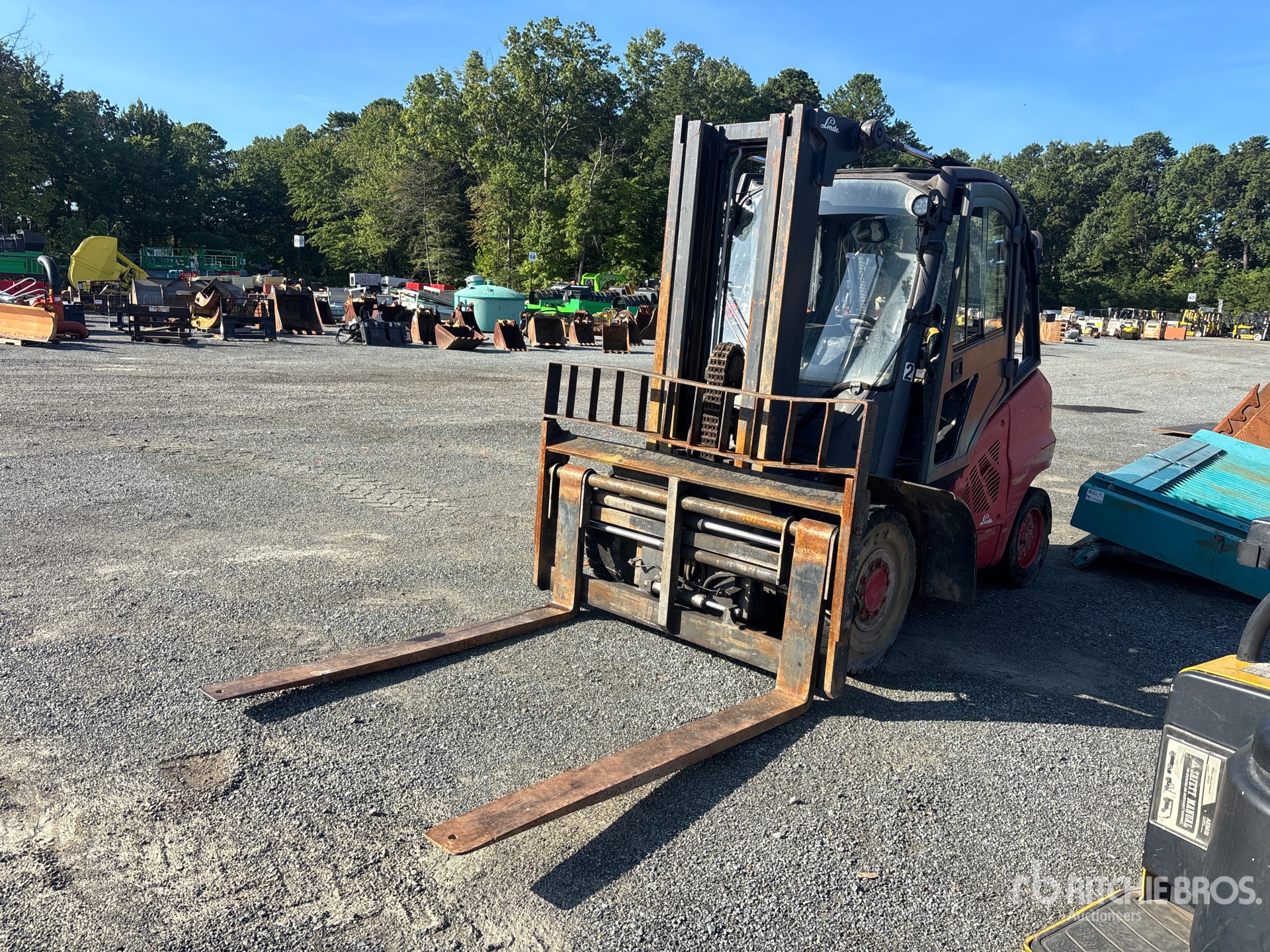 Photo of Linde Pneumatic Tire (Inoperable)