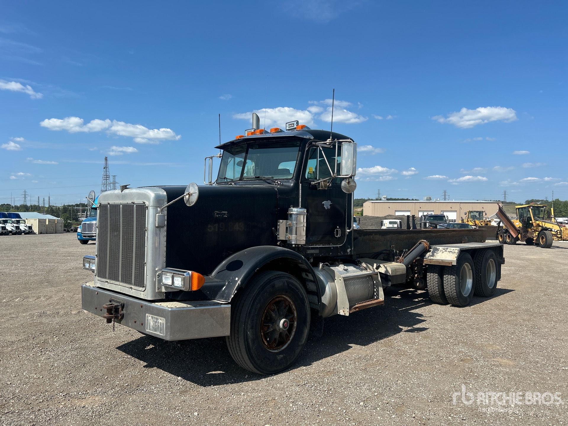 Photo of 1996 Peterbilt 378