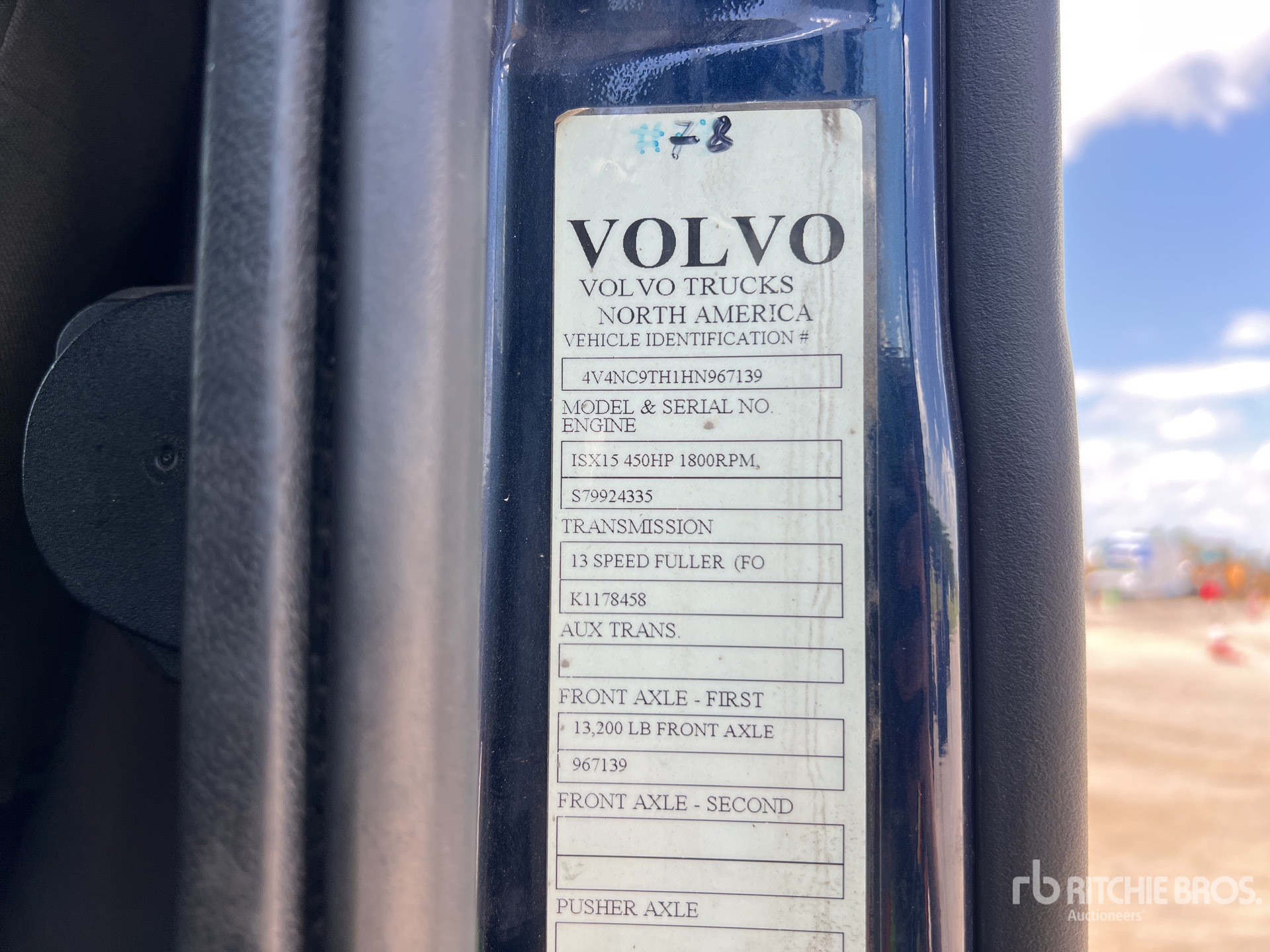2017 Volvo VNL