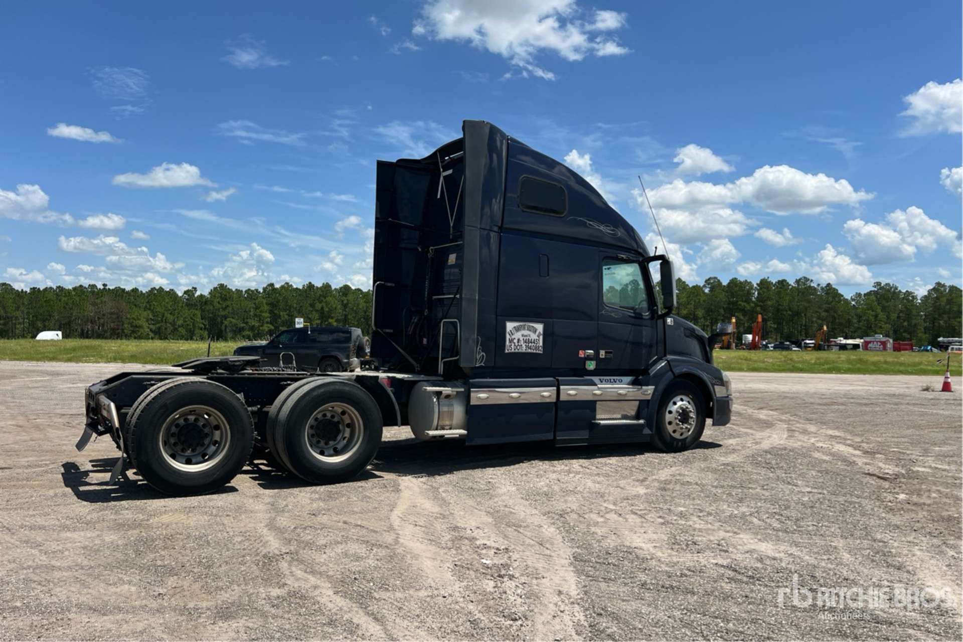 2017 Volvo VNL
