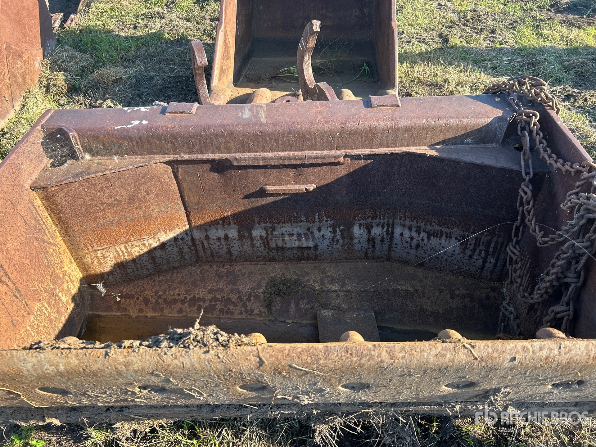 AMI 63 IN HYDRAULIC TILTING CLEANUP ...