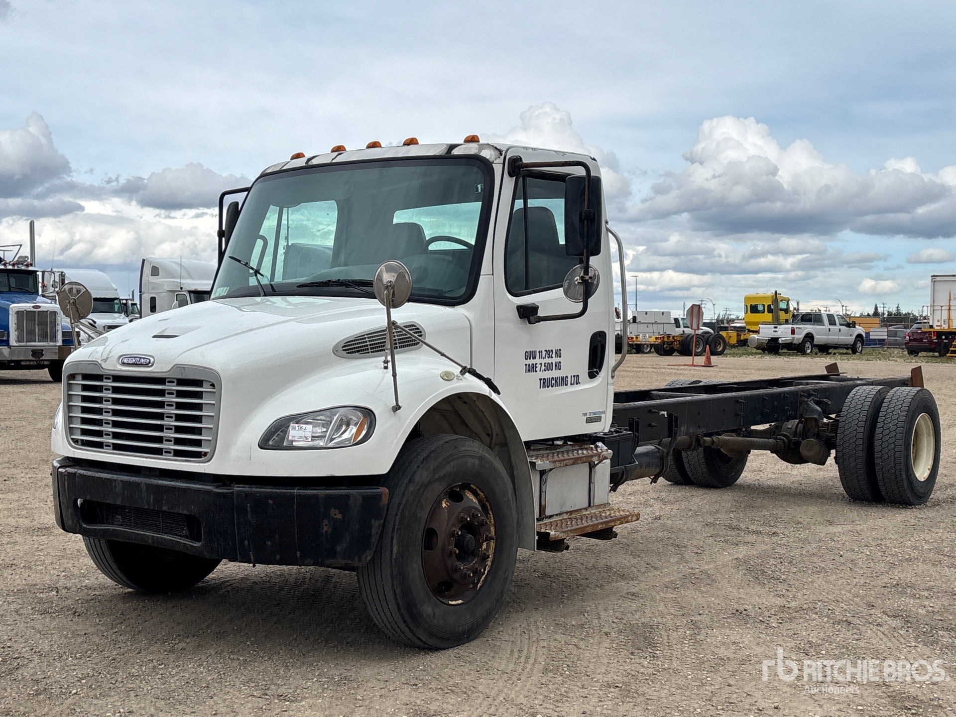 2005 Freightliner M2 106