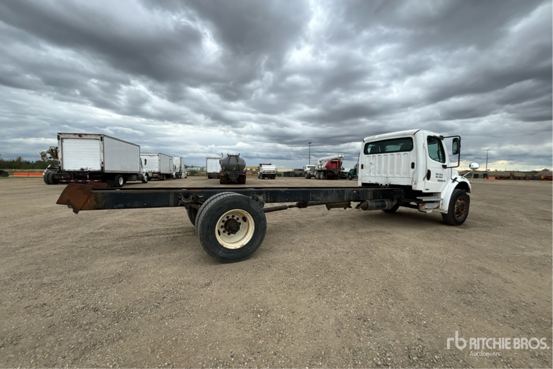 2005 Freightliner M2 106