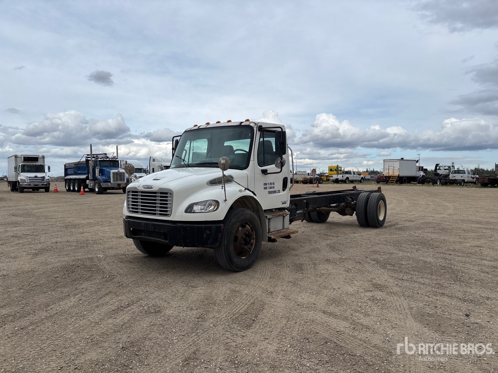 2005 Freightliner M2 106