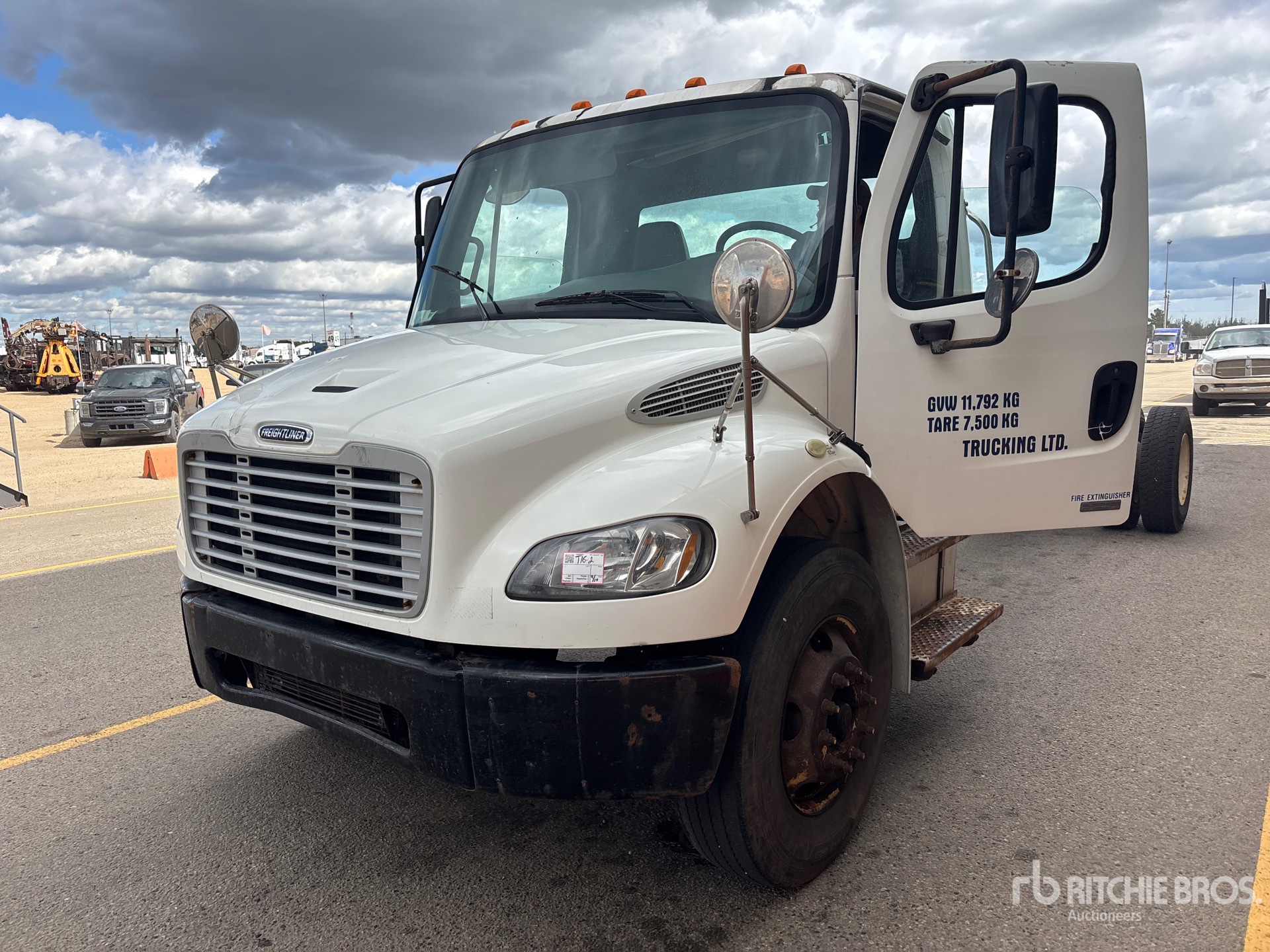 2005 Freightliner M2 106
