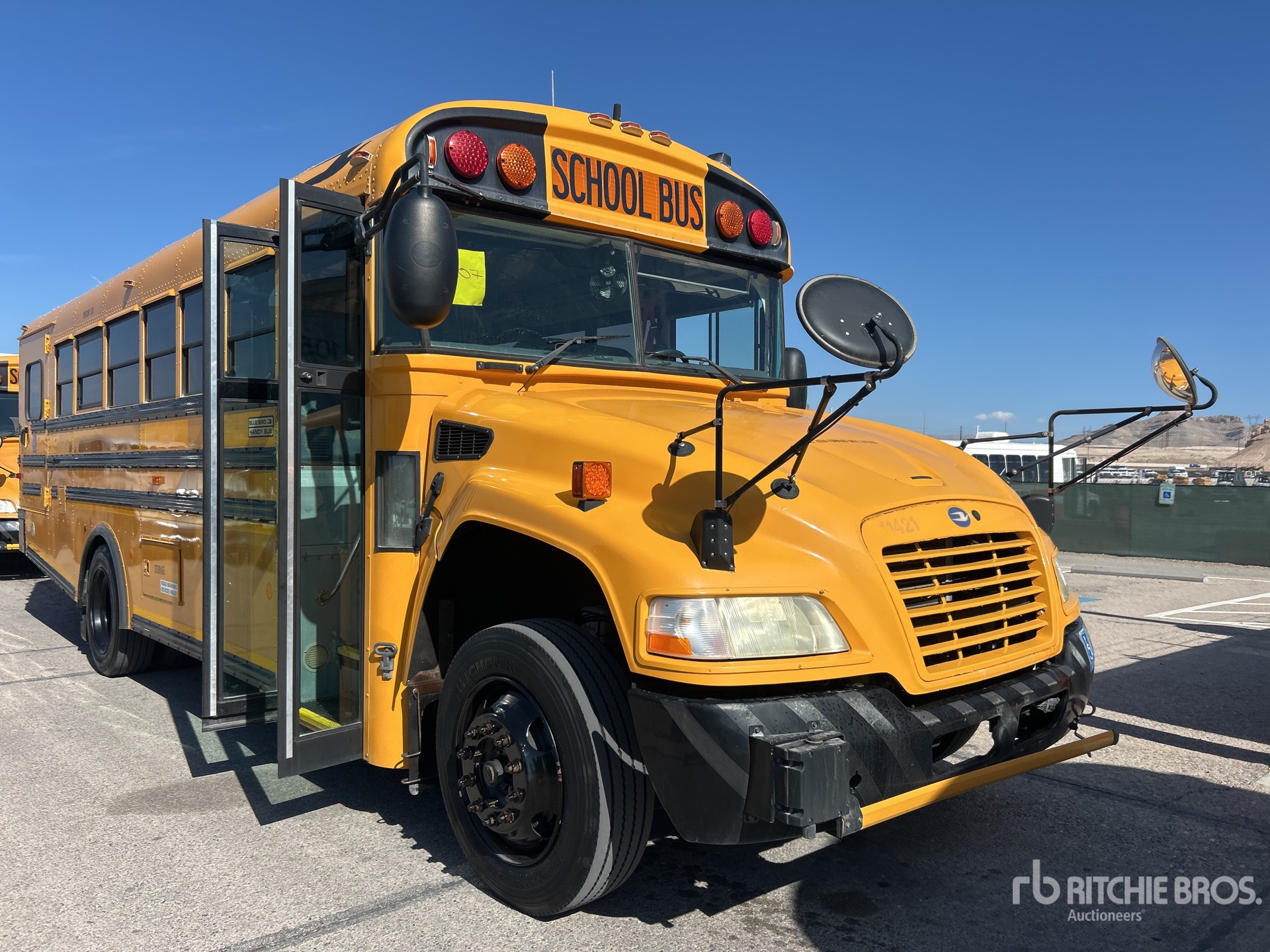 2011 Bluebird 4x2 14-Seat School