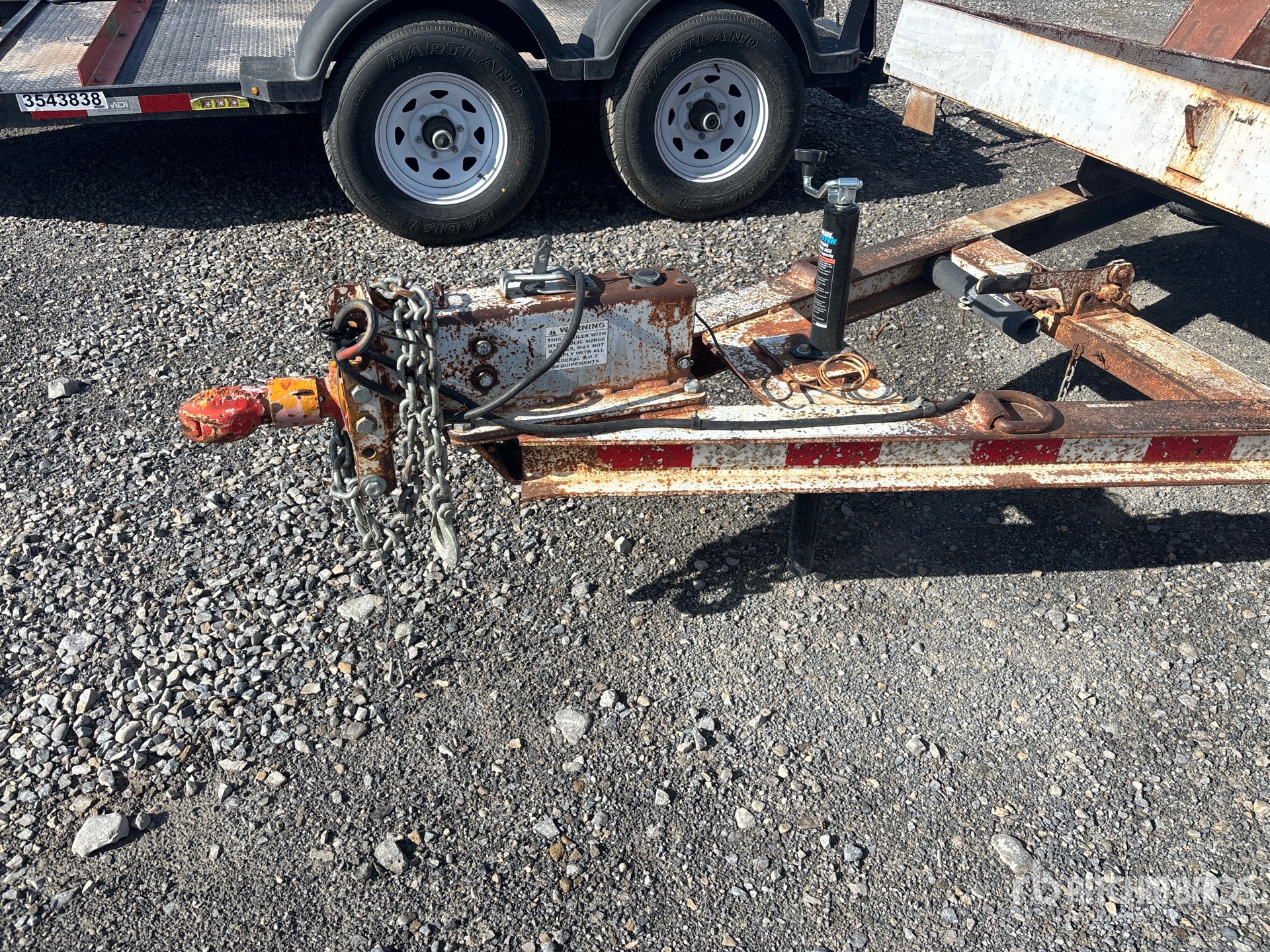 2000 Towmaster 12 FT S/A
