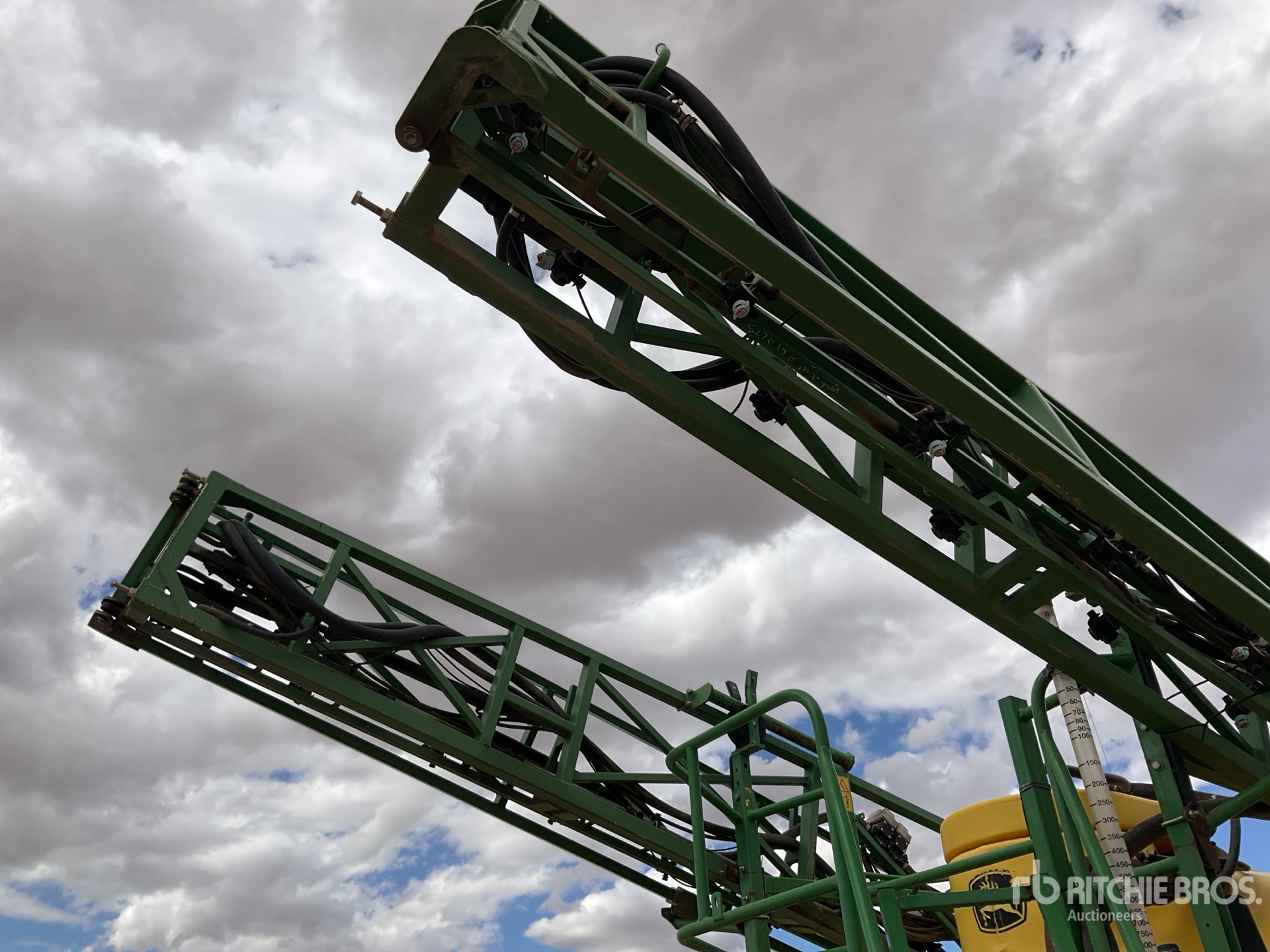 2004 John Deere 832