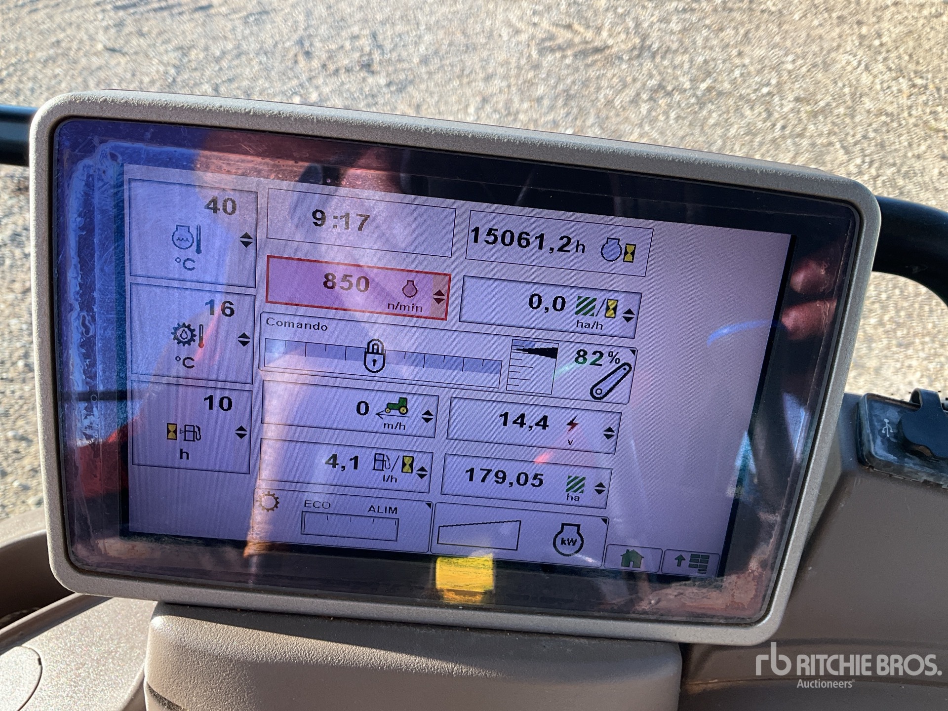 2012 John Deere 6150R