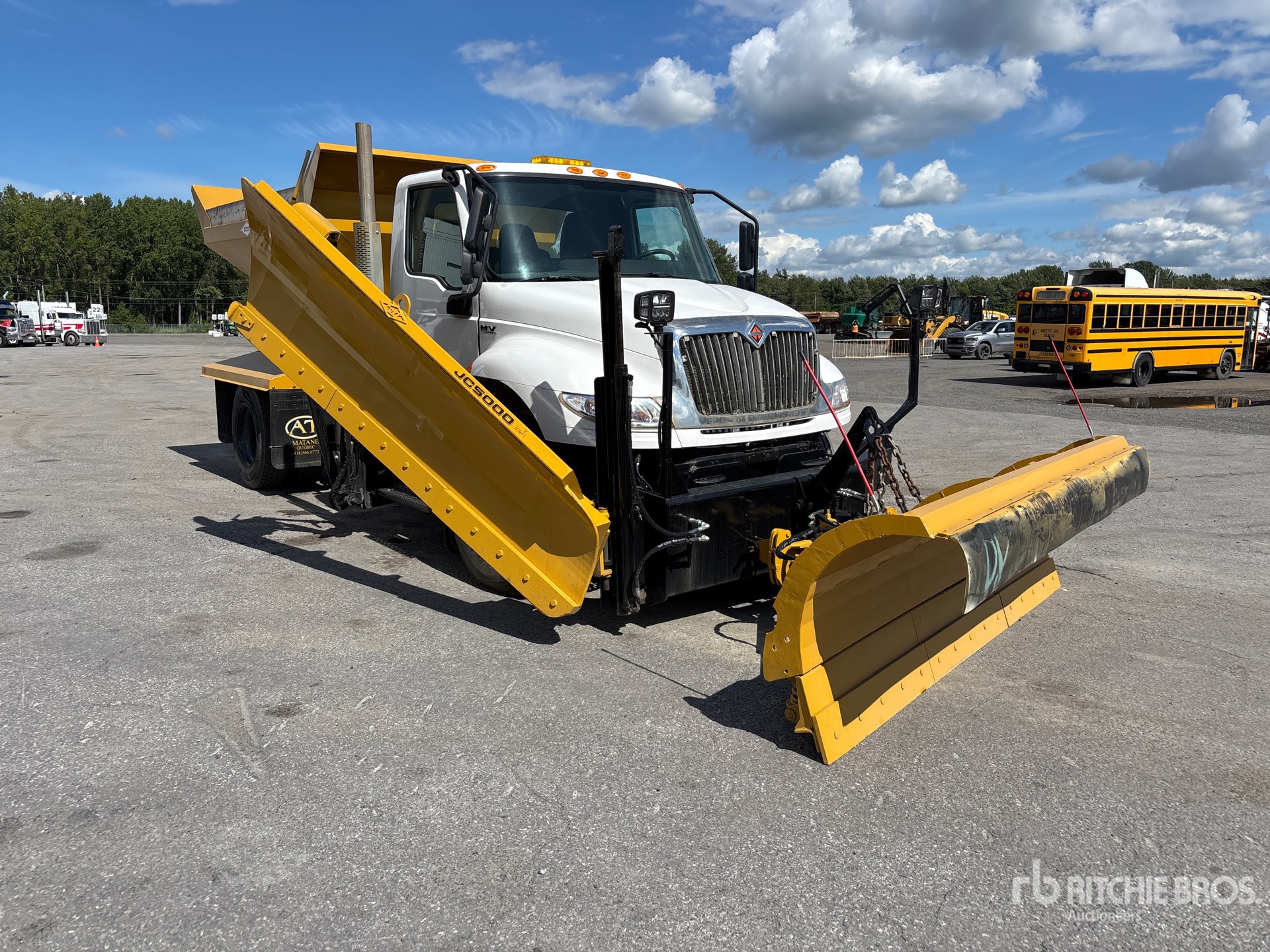 2019 International MV607