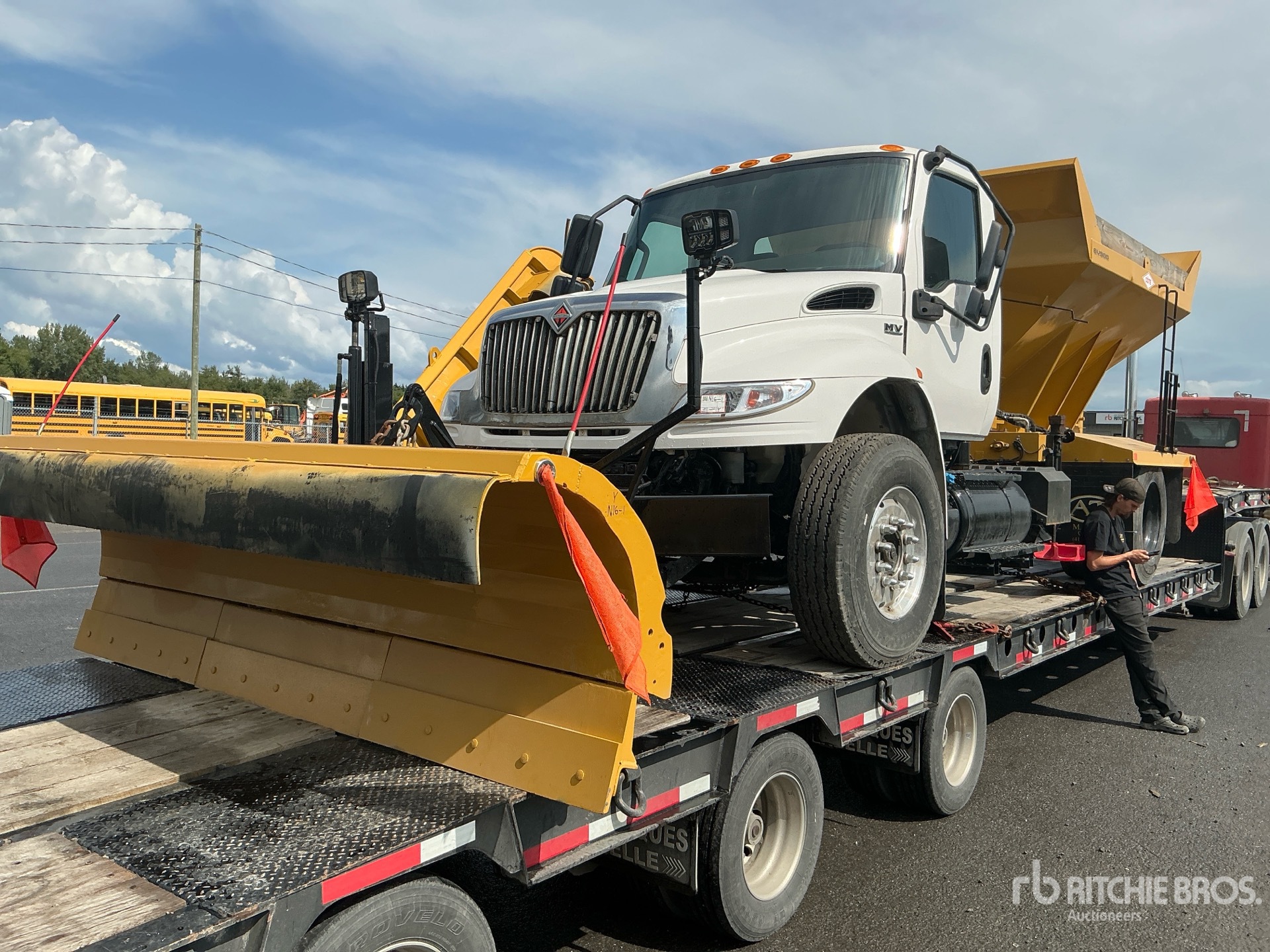 2019 International MV607