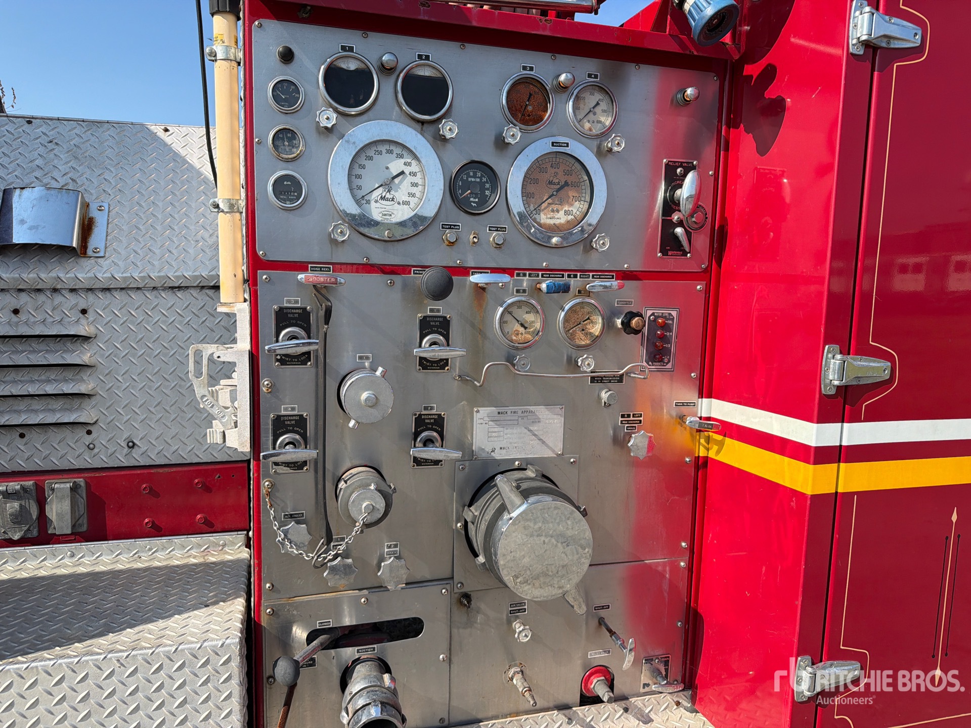 1971 Mack CF611F