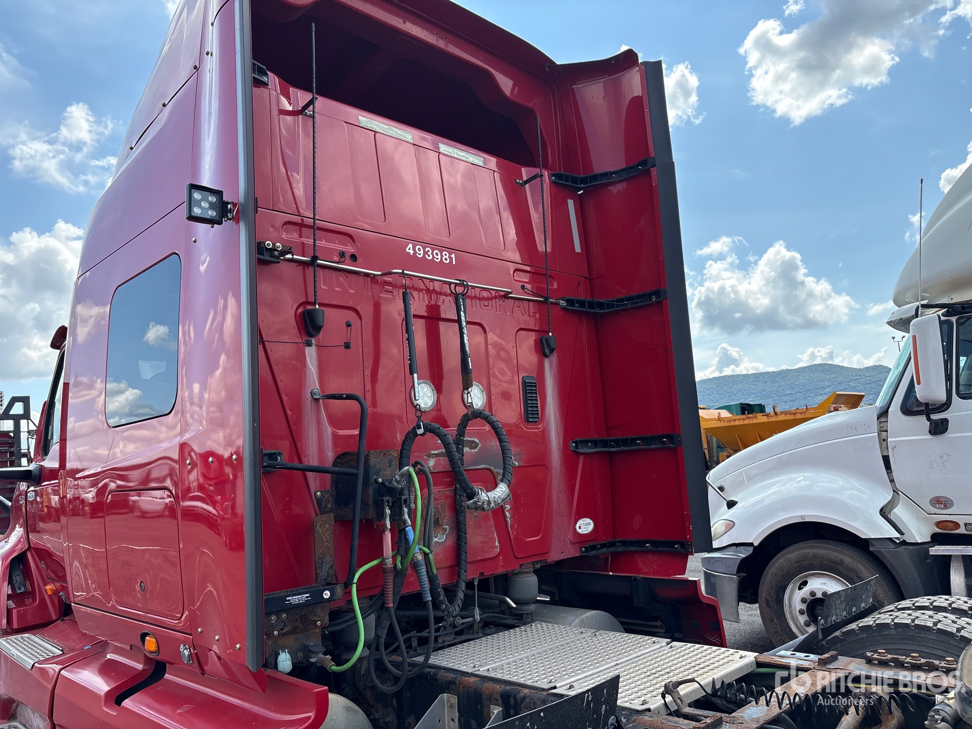 2019 International LT625
