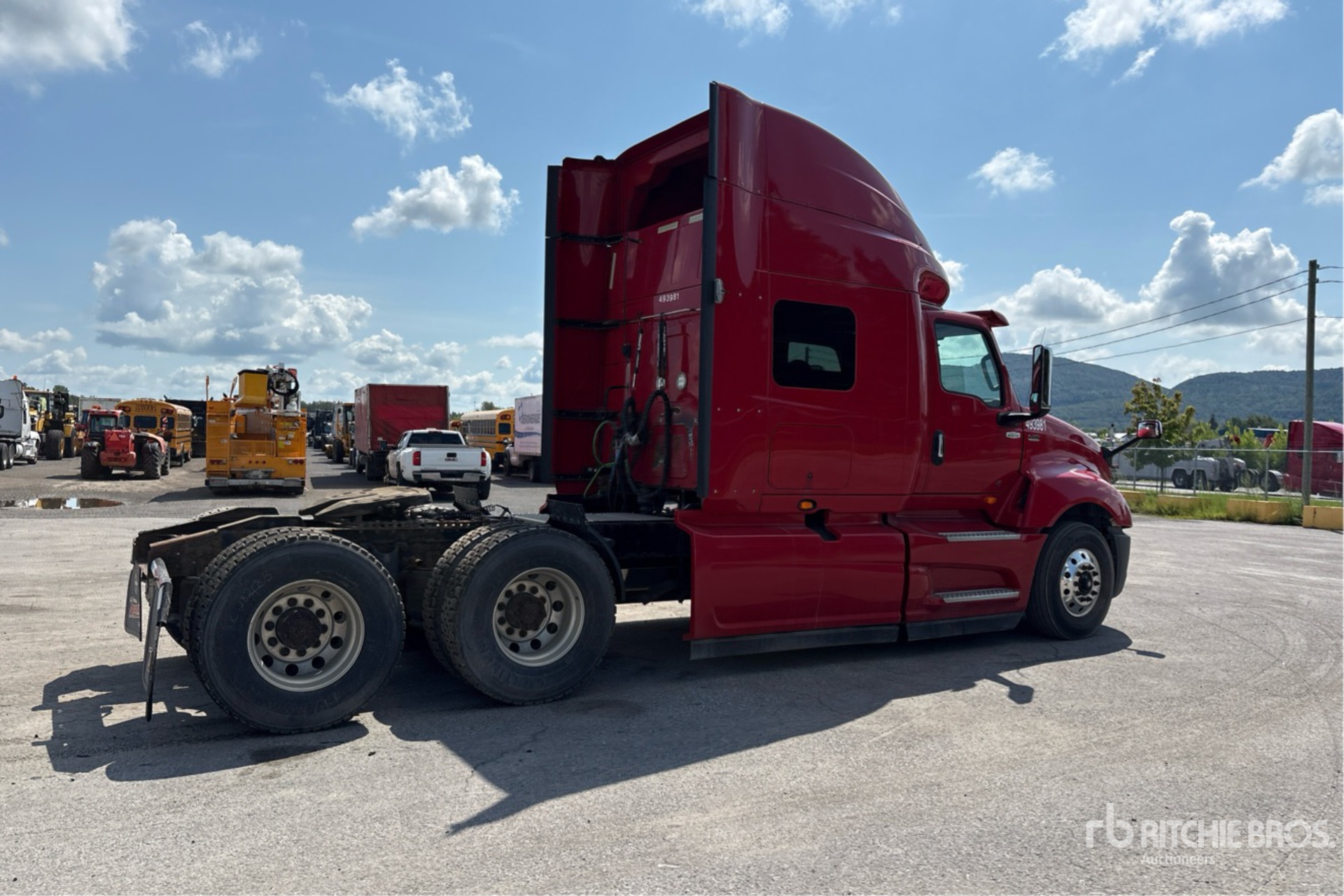 2019 International LT625