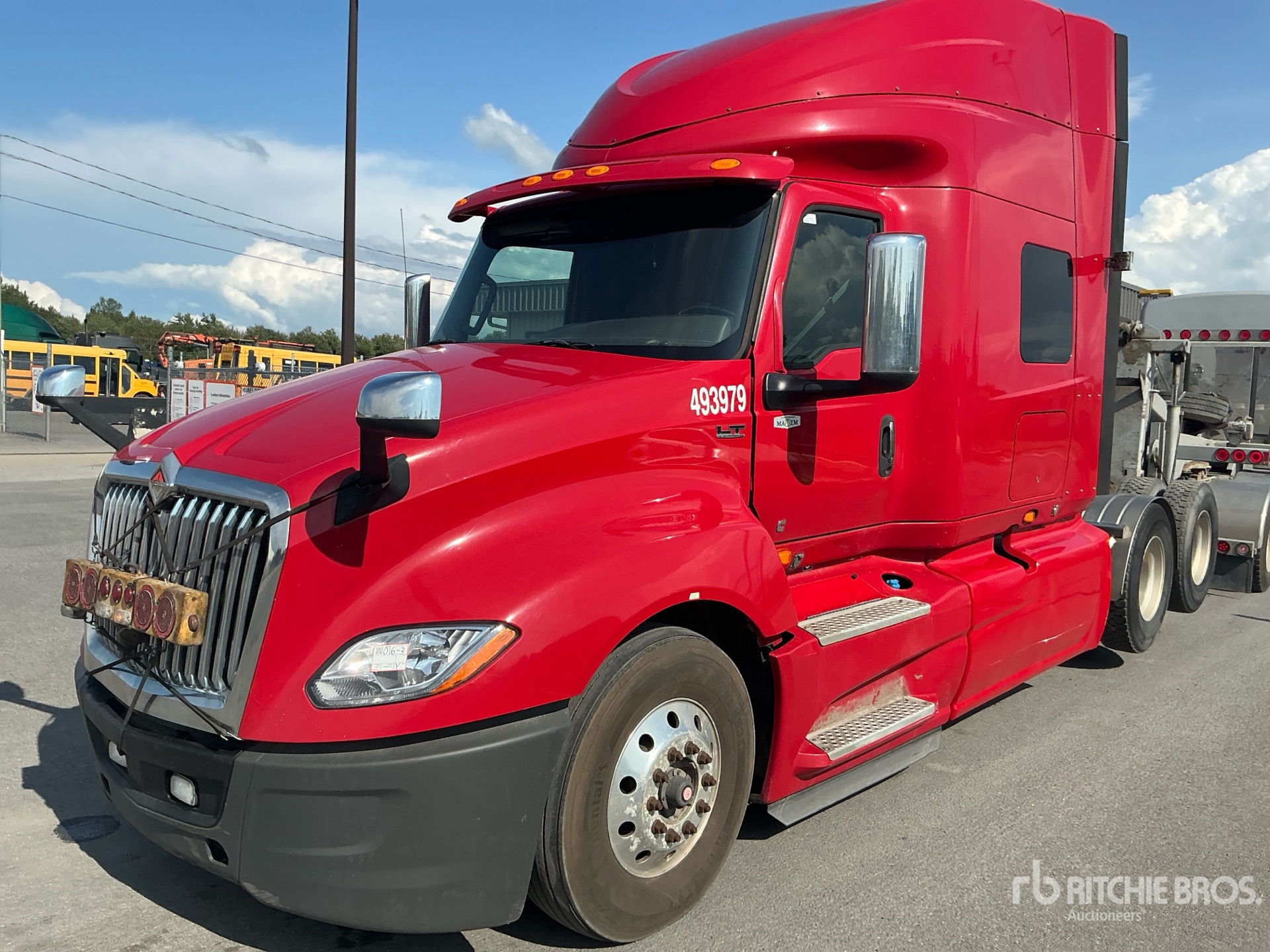 2019 International LT625