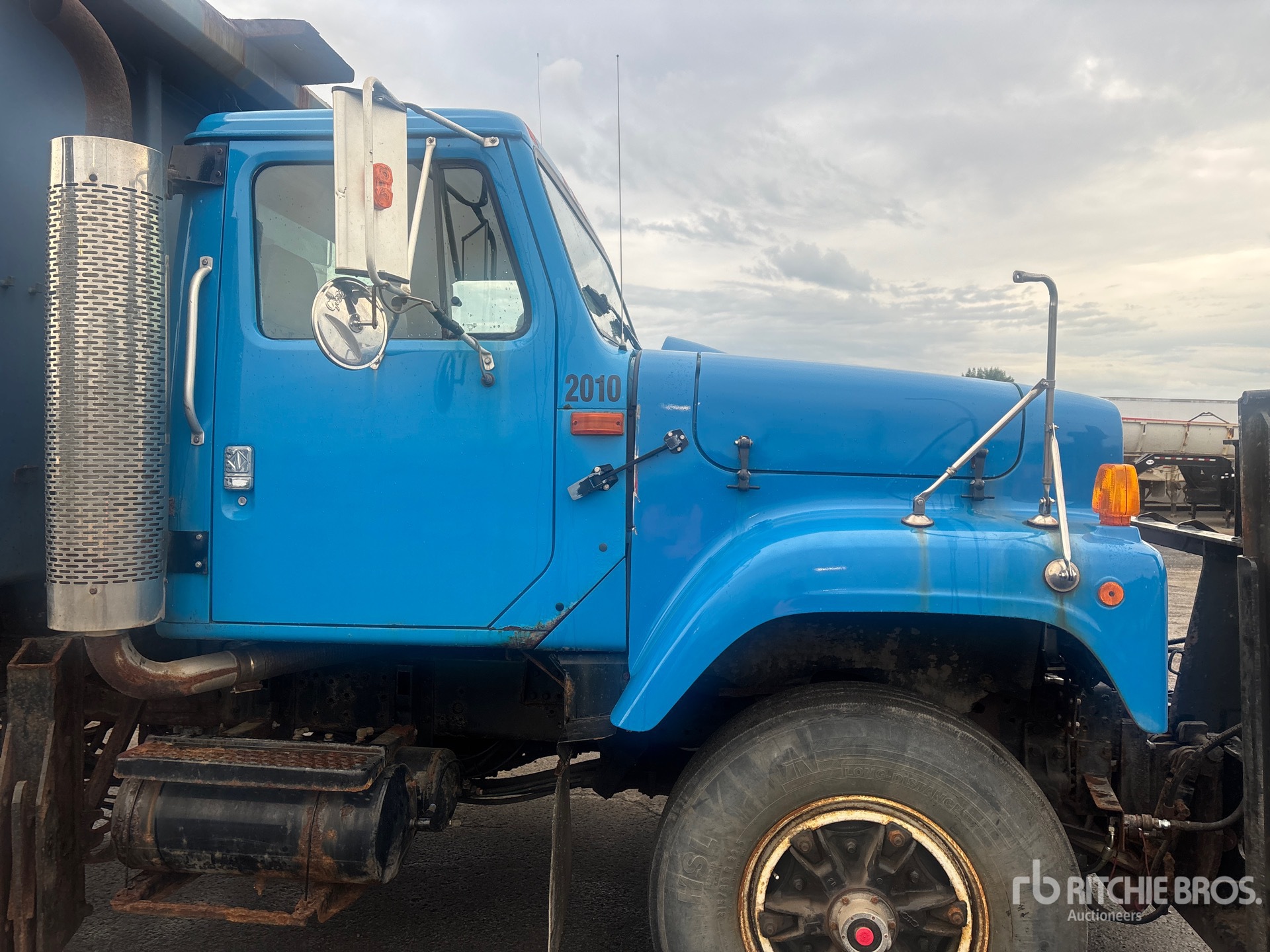 2000 International 2554