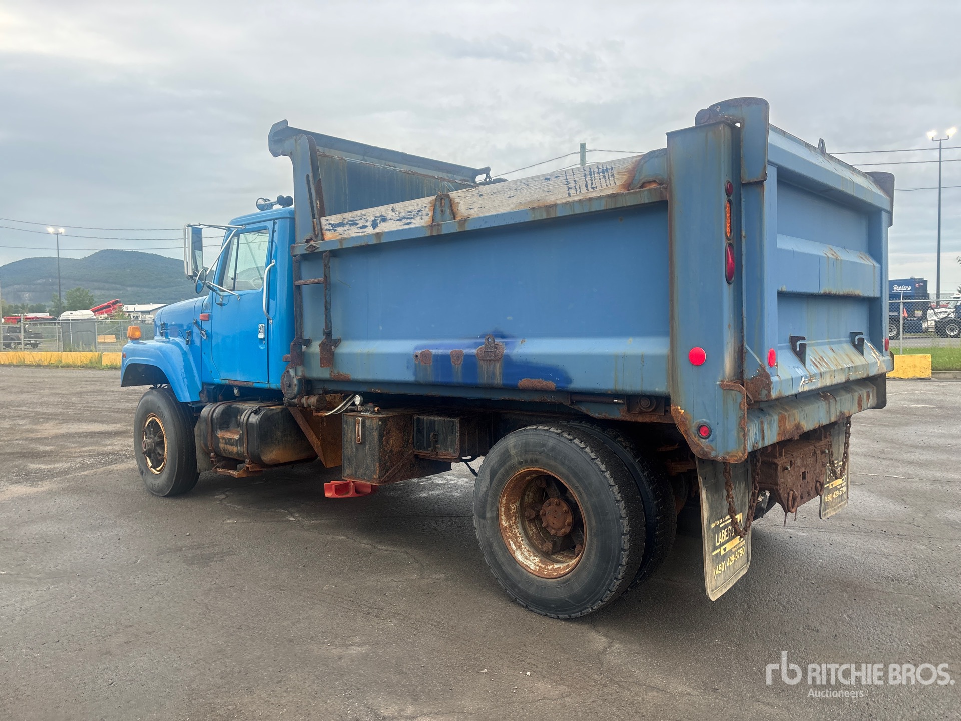 2000 International 2554