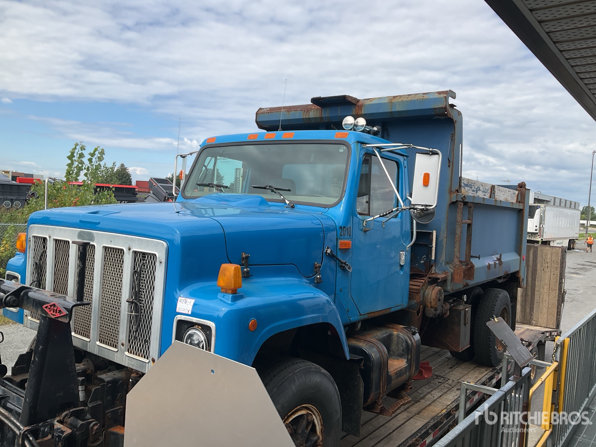 Photo of 2000 International 2554