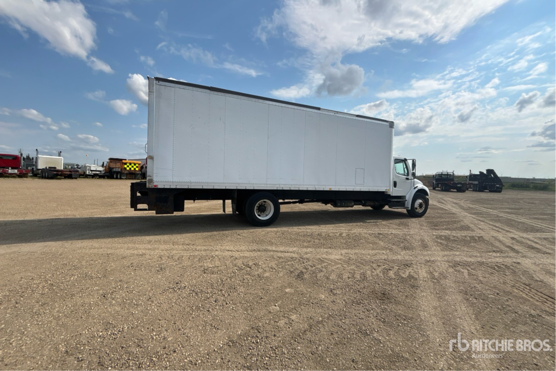 2016 Freightliner M2106