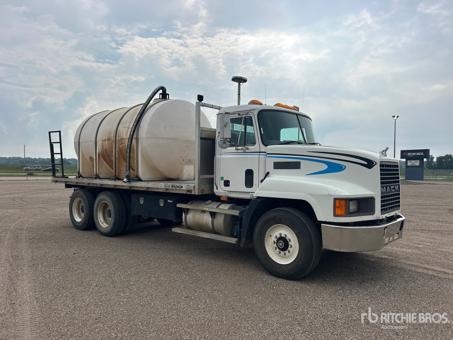1994 Mack CH613