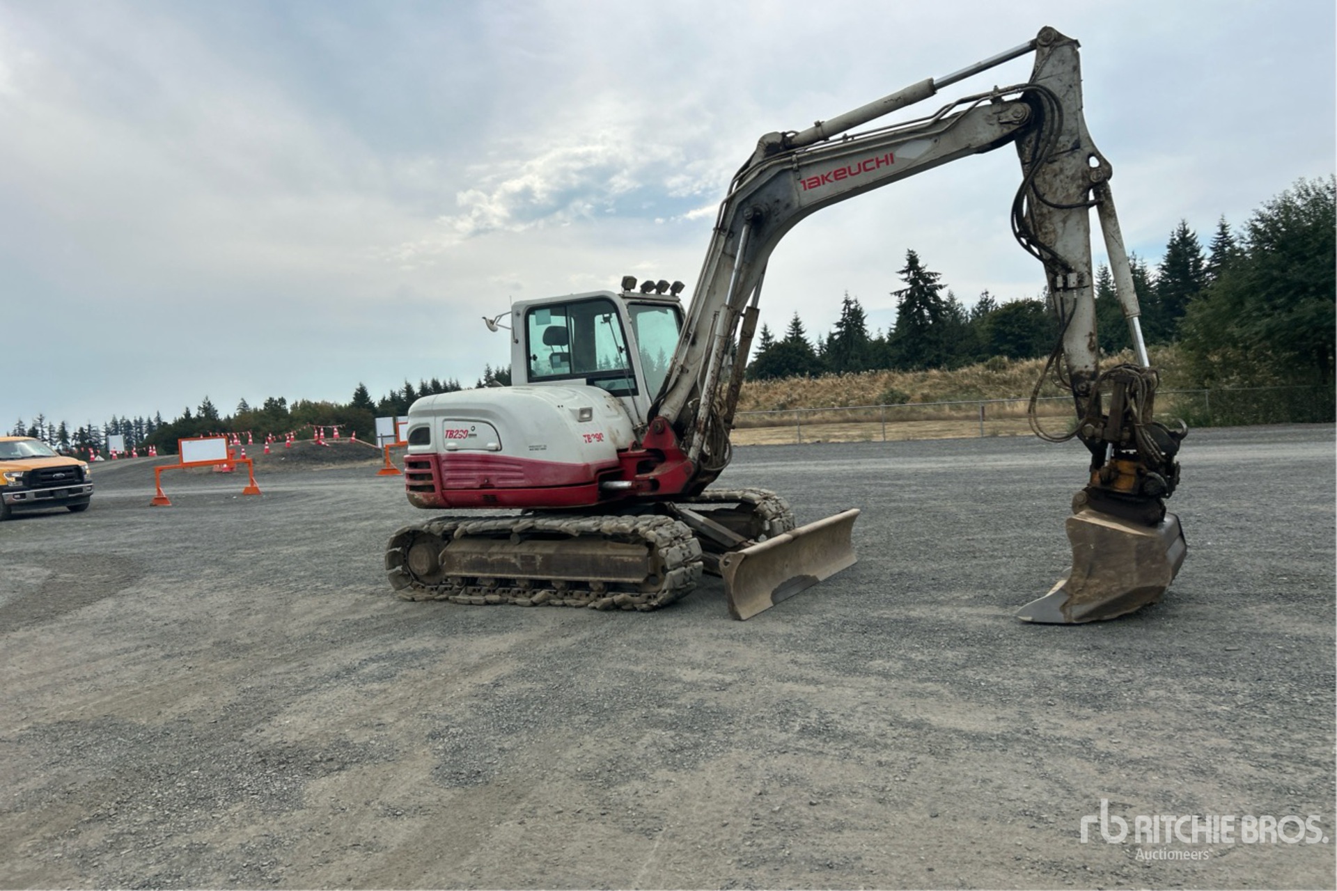2017 Takeuchi TB290