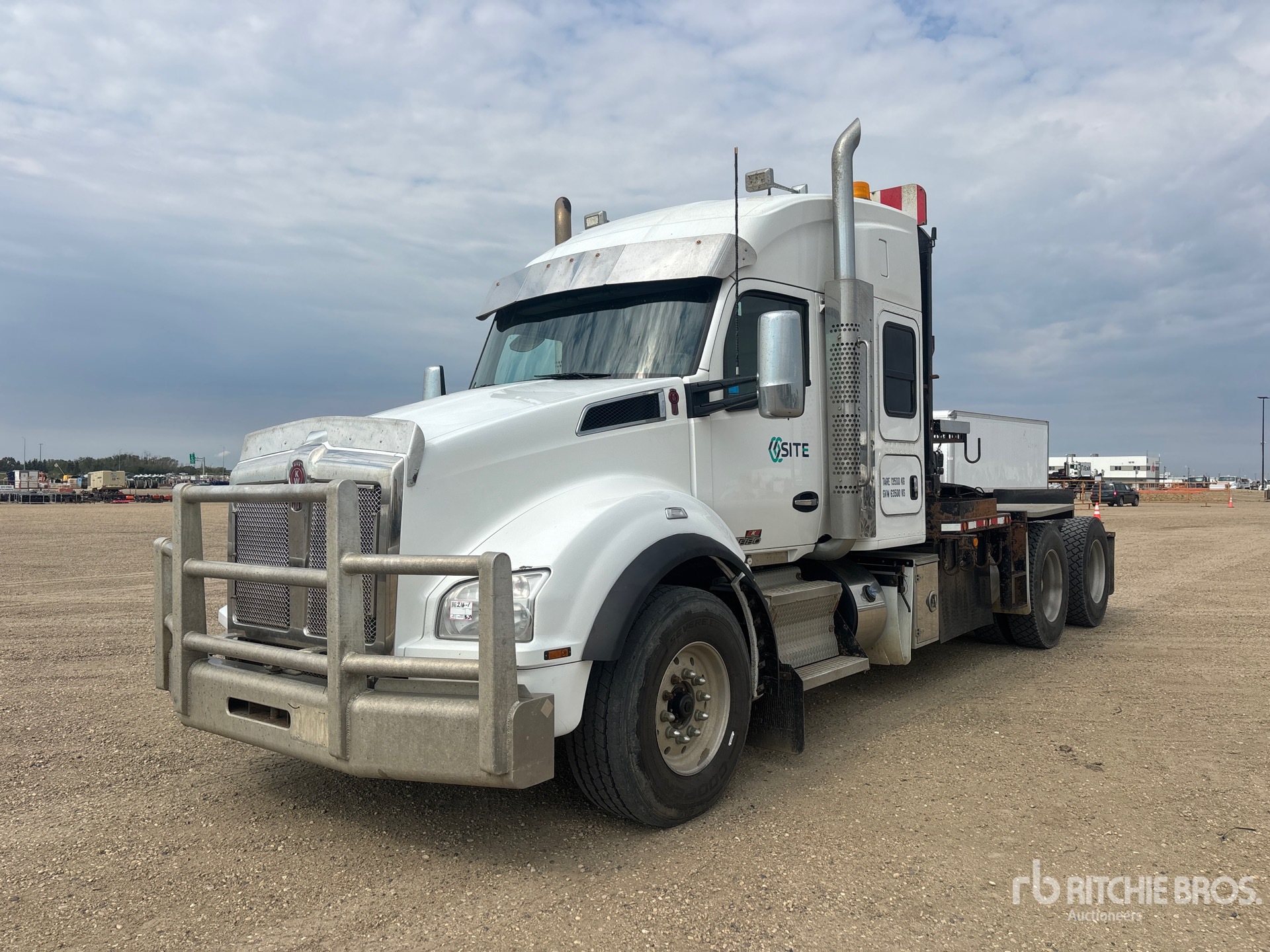Photo of 2020 Kenworth T880