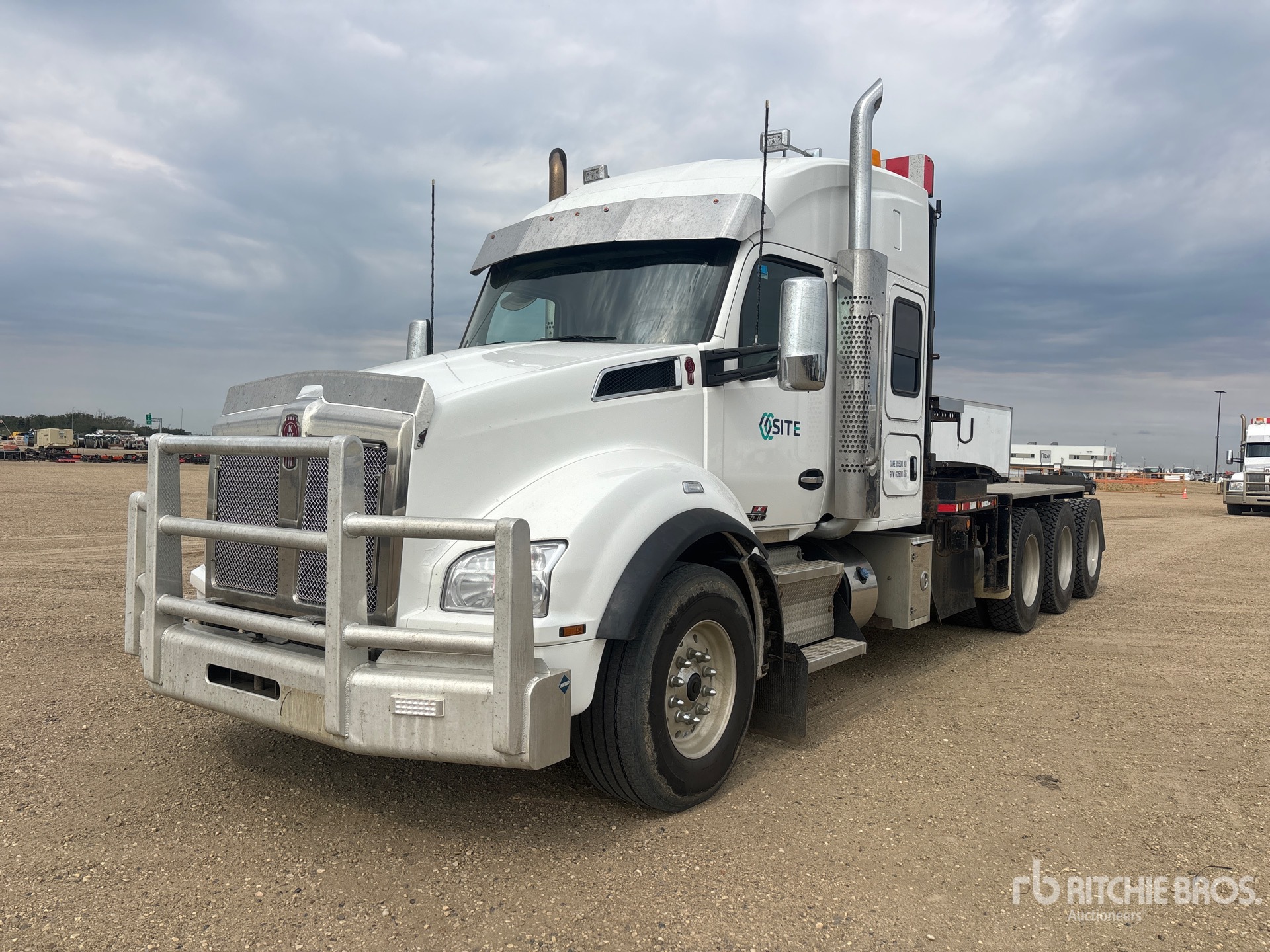 Photo of 2020 Kenworth T880
