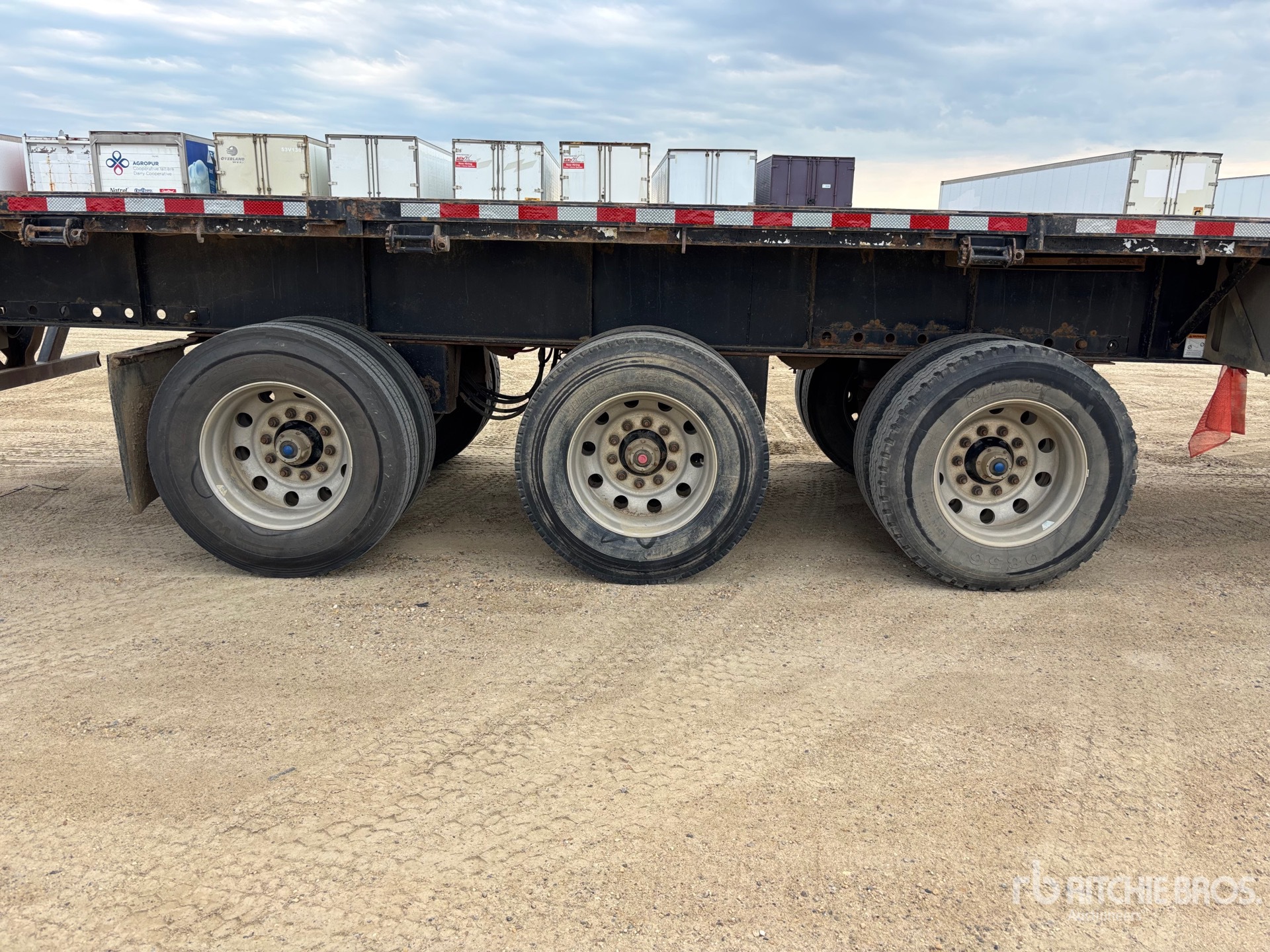 2012 Load King  43 FT TRI/A FLATBED