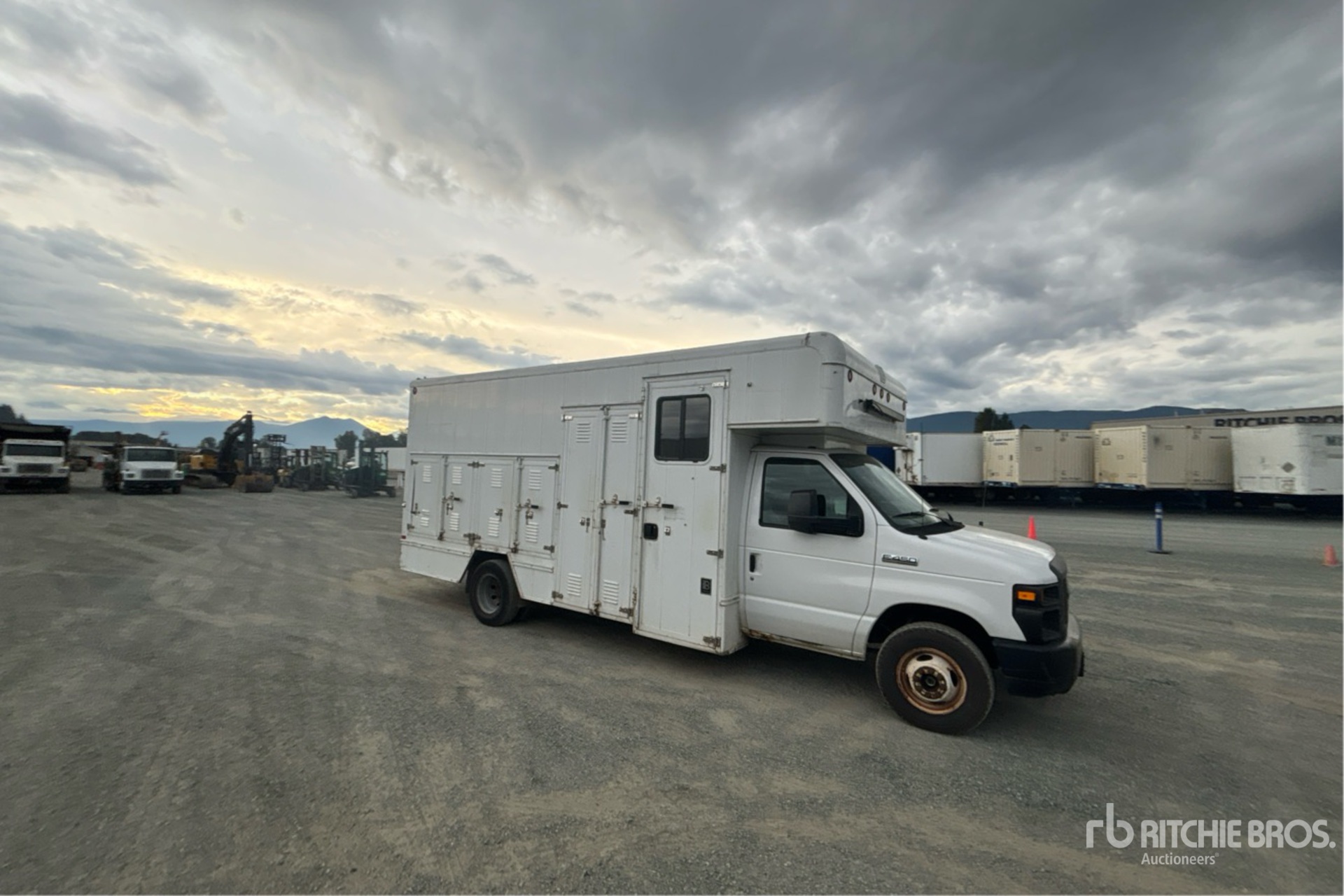 2010 Ford E-450