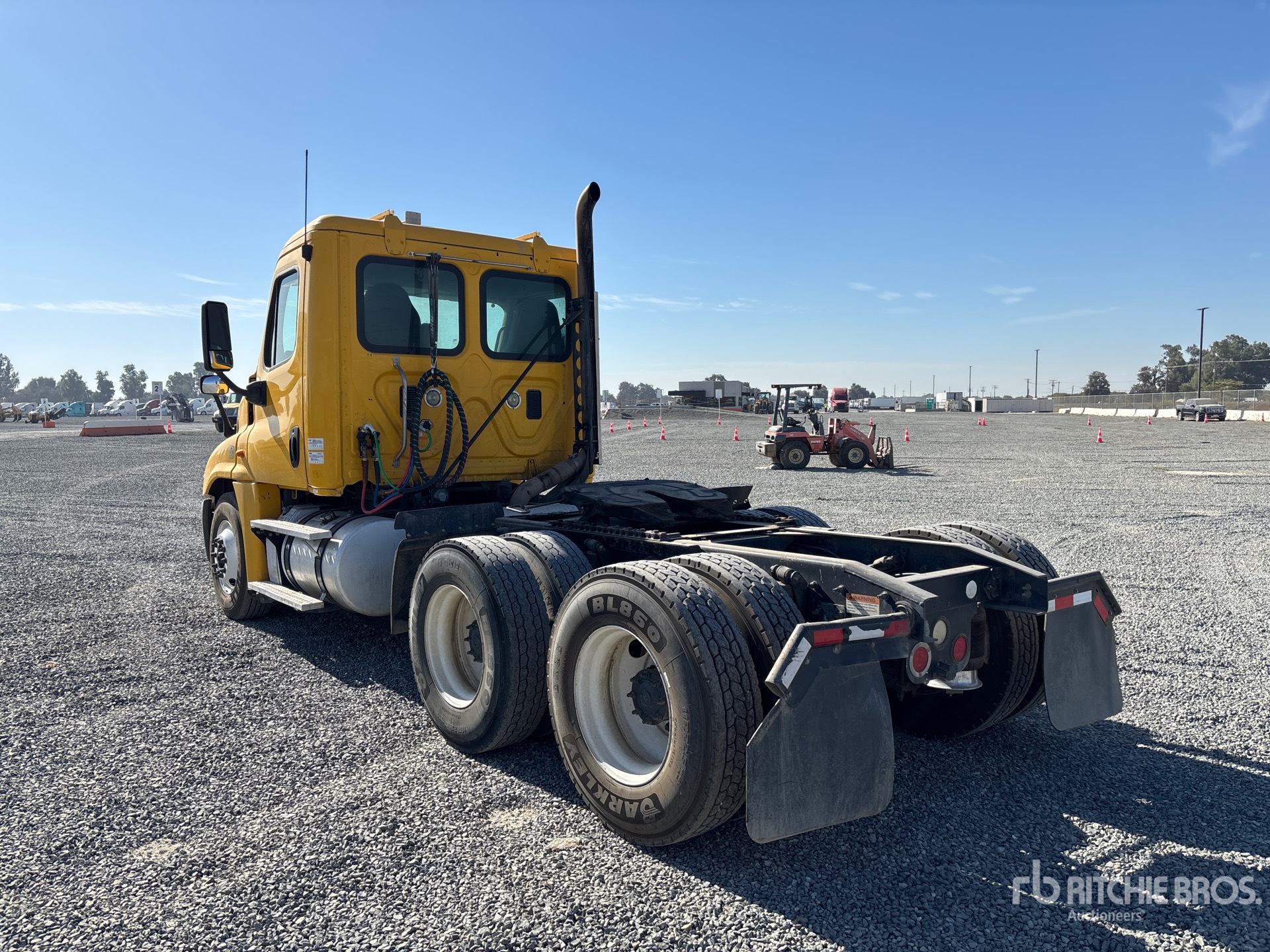 2015 Freightliner CASCADIA 125