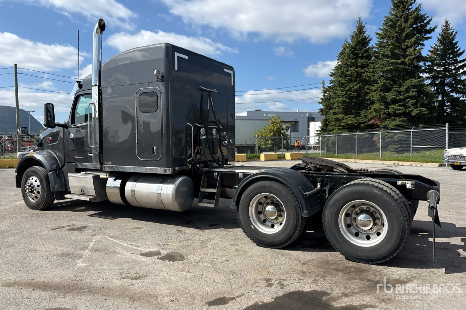 2022 Peterbilt 567