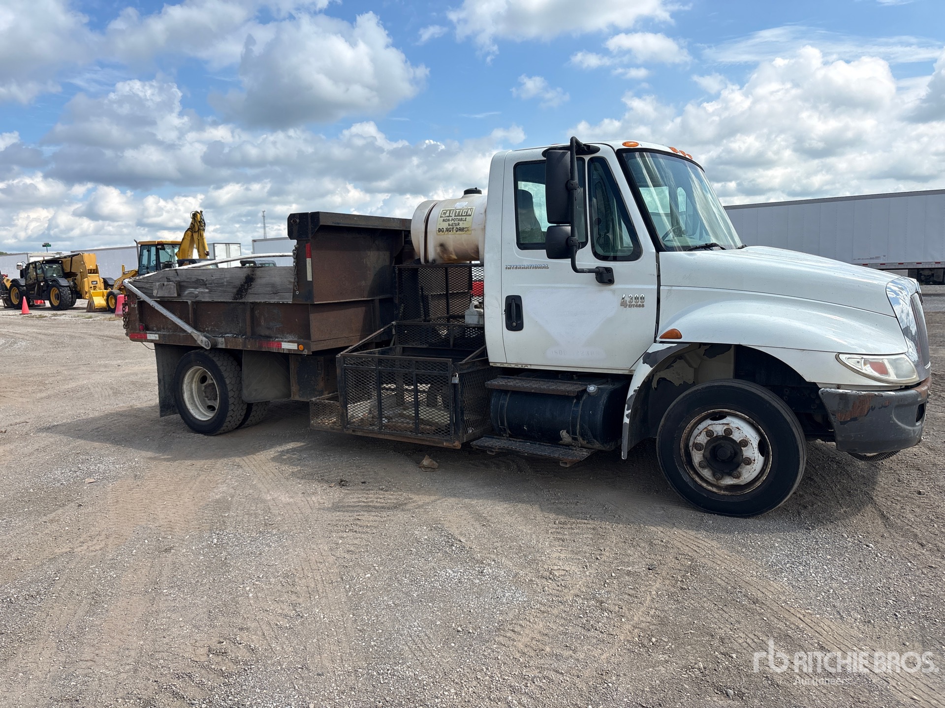 2003 International 4300