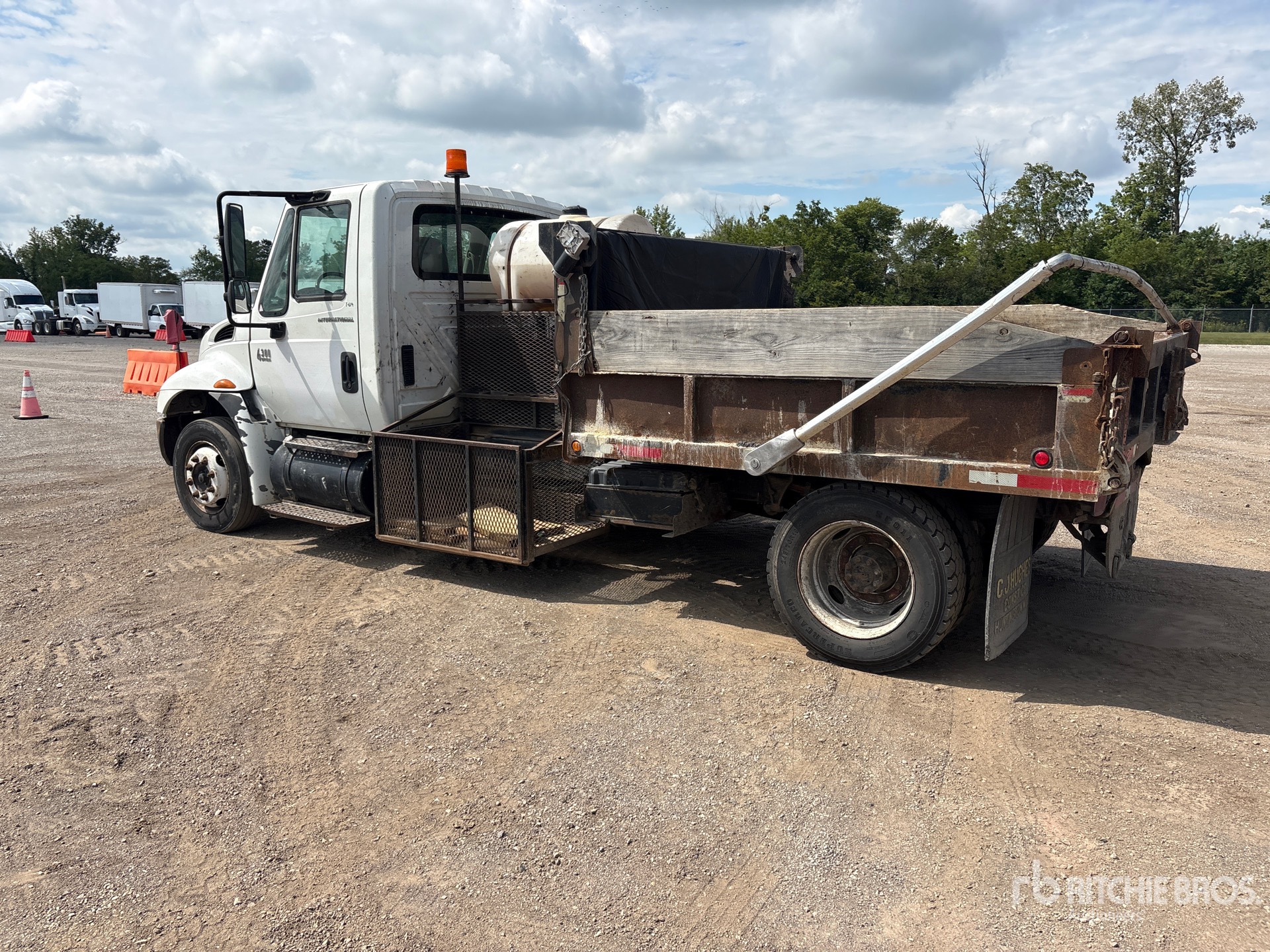 2003 International 4300