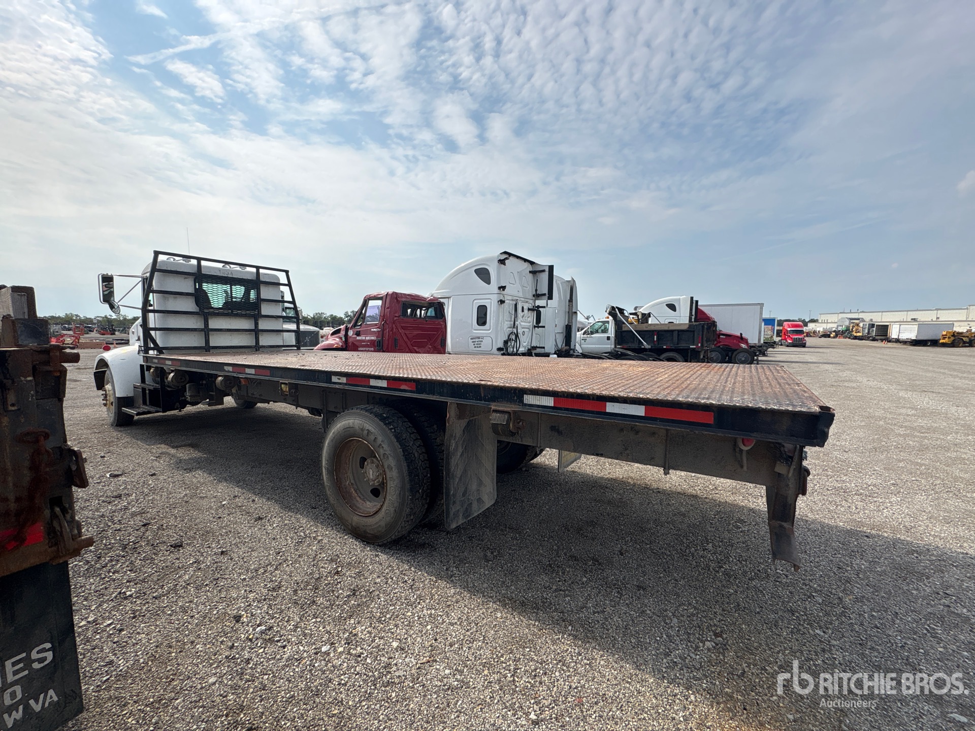 2004 Peterbilt 330