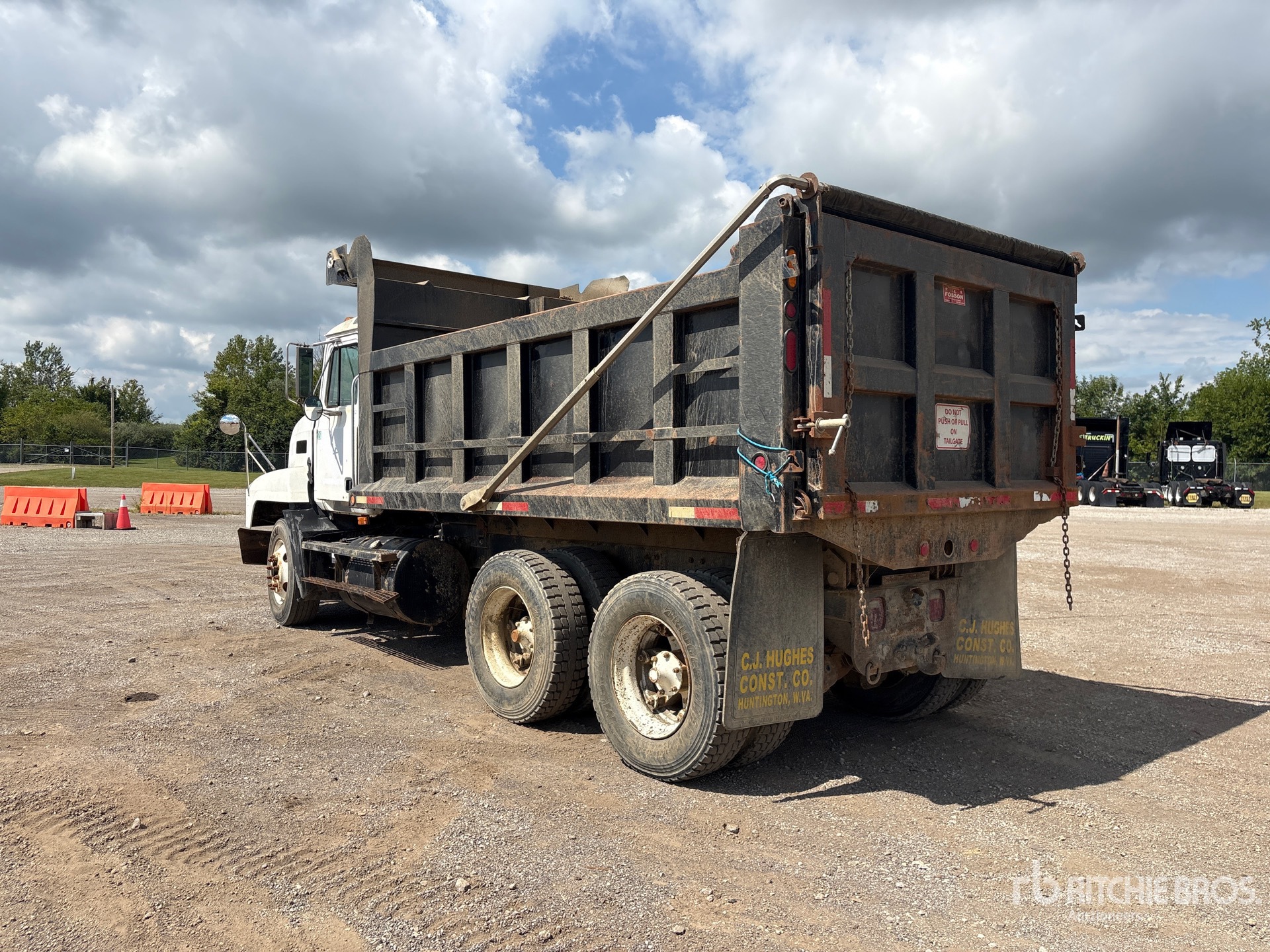 2001 Mack CH612
