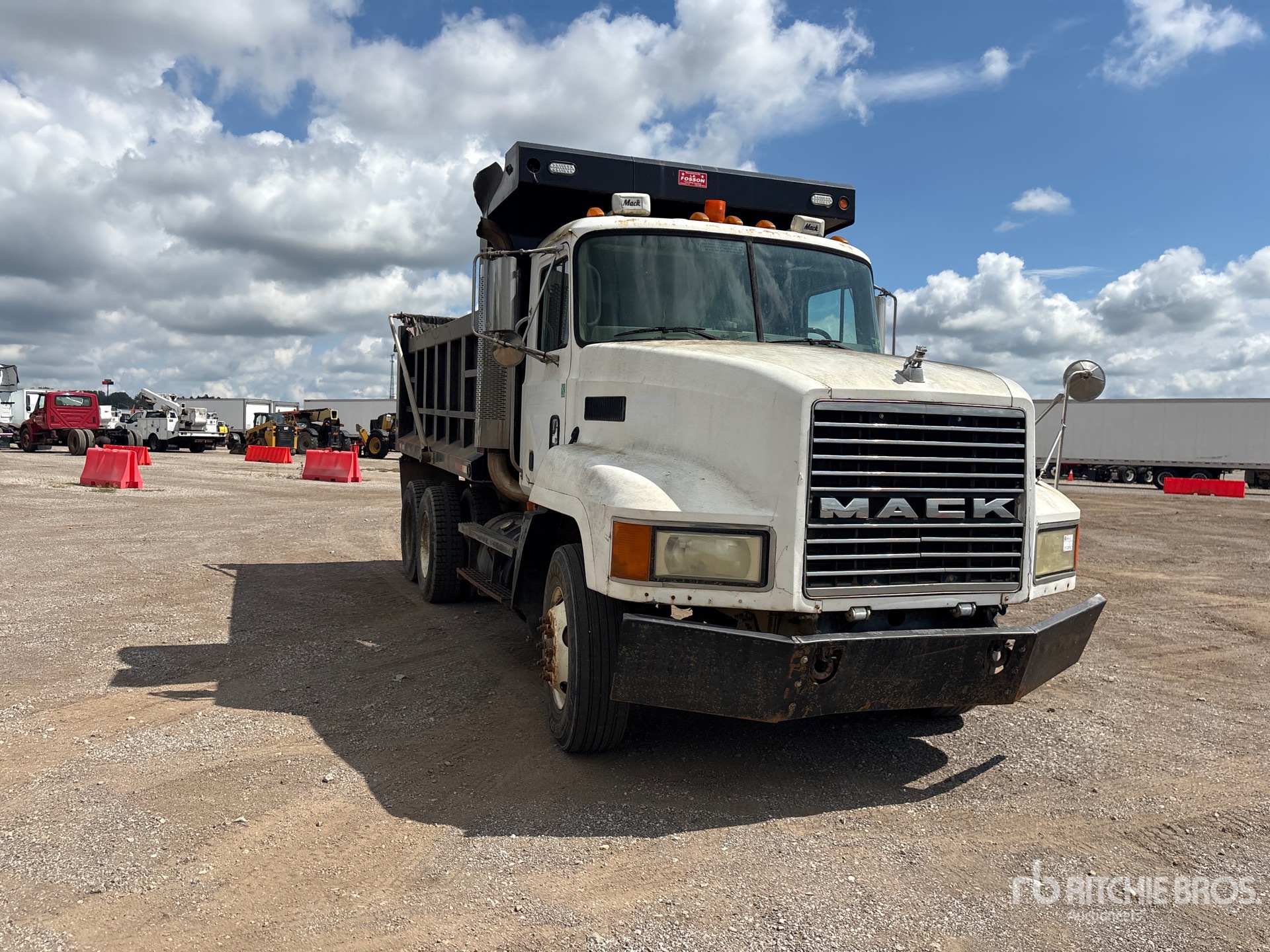 2001 Mack CH612