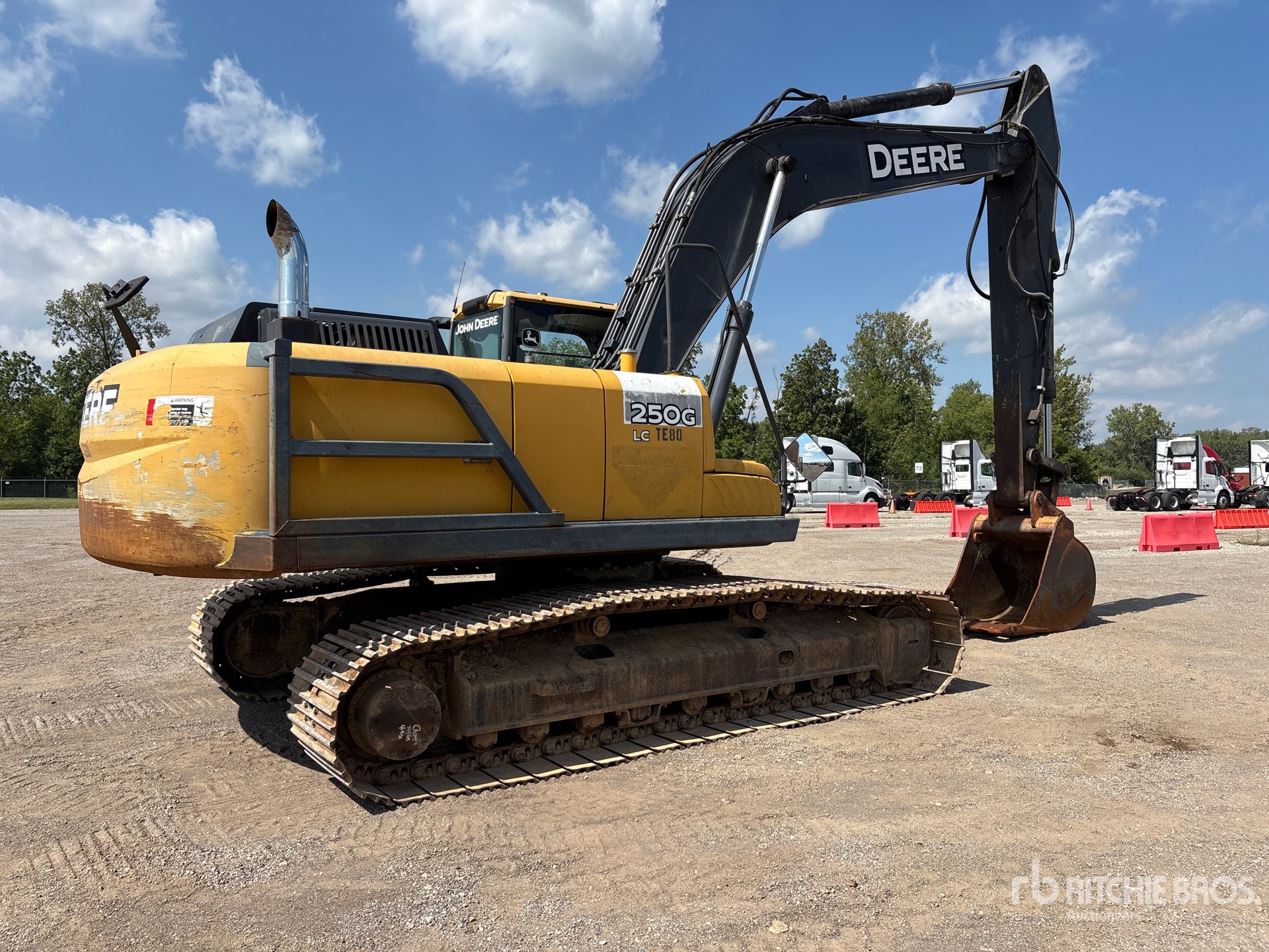 2012 John Deere 250G LC