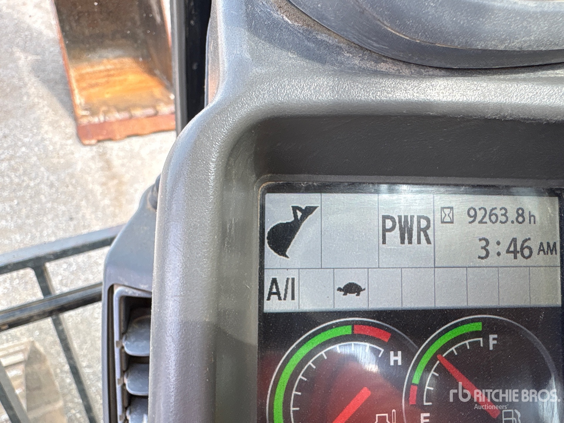 2012 John Deere 250G LC