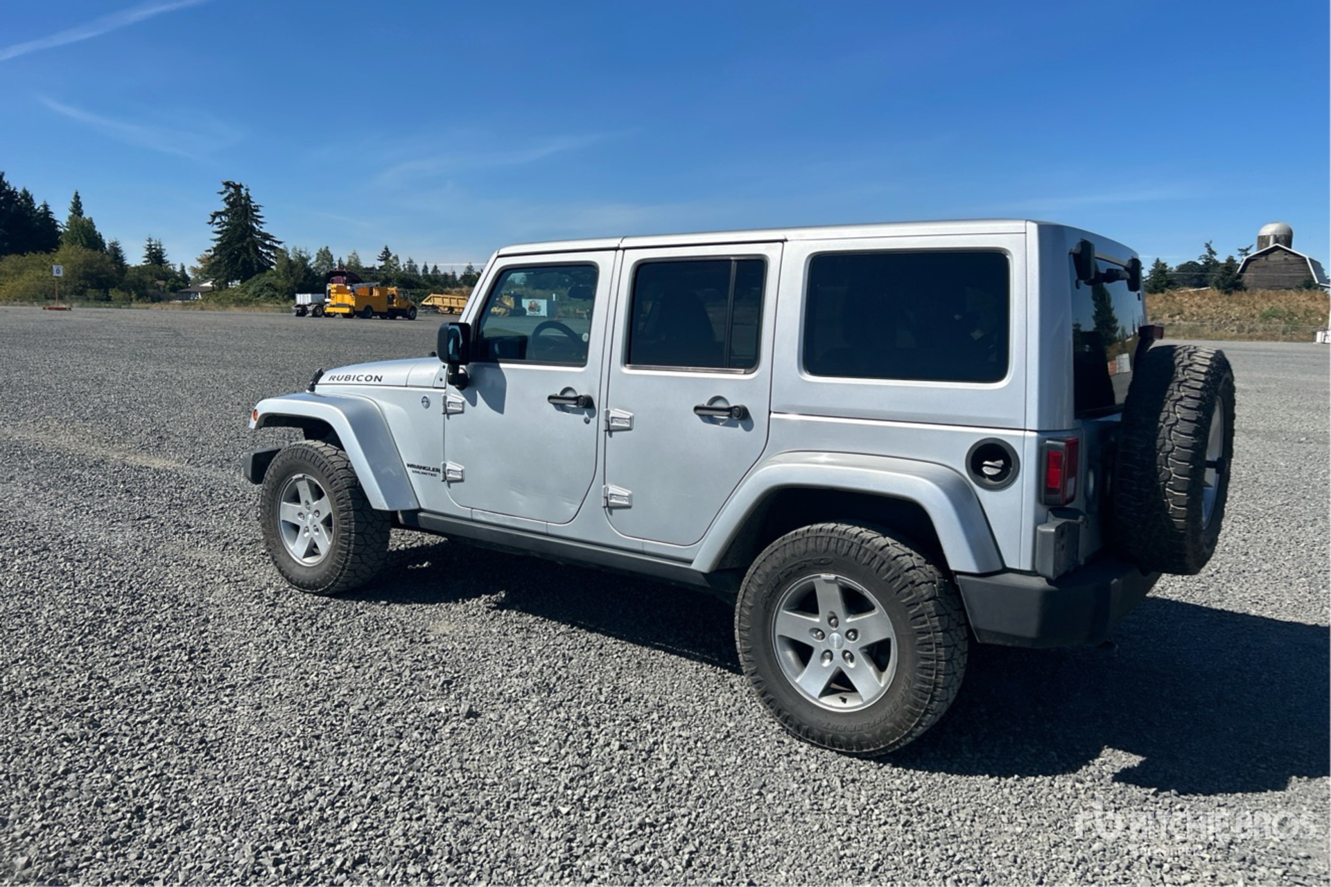 General Appearance with Picture, Left Rear Corner