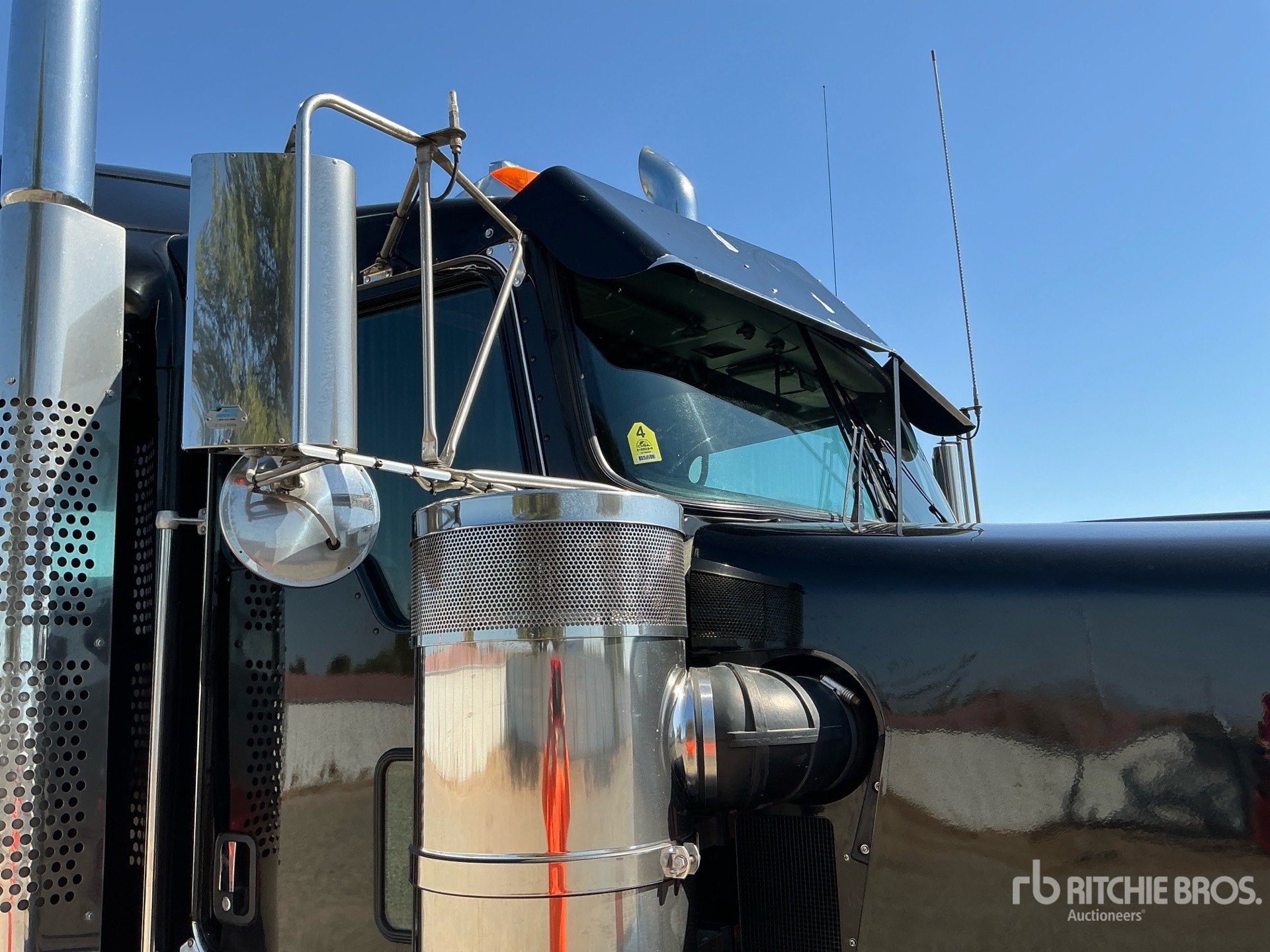 2024 Kenworth W900