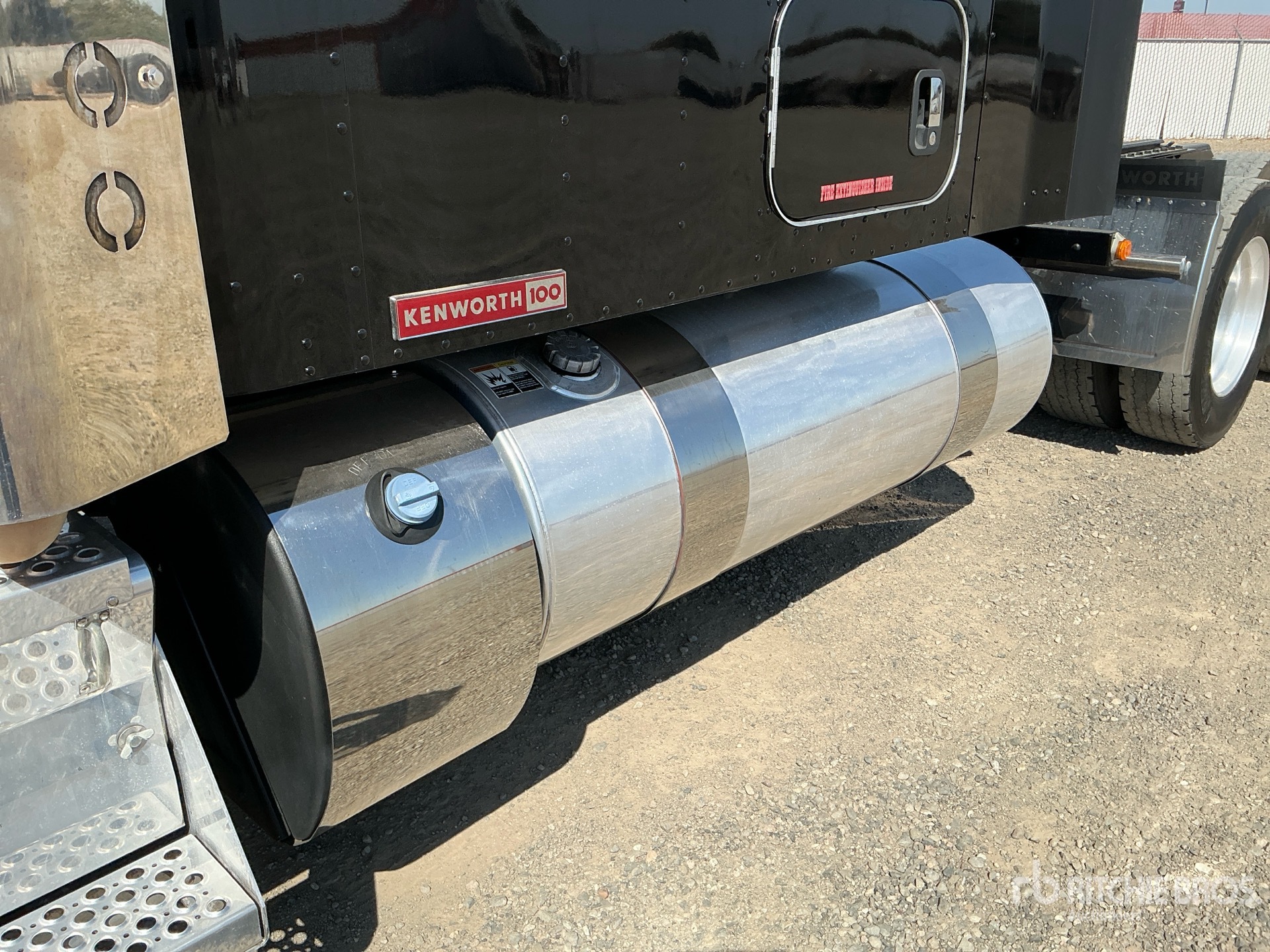 2024 Kenworth W900