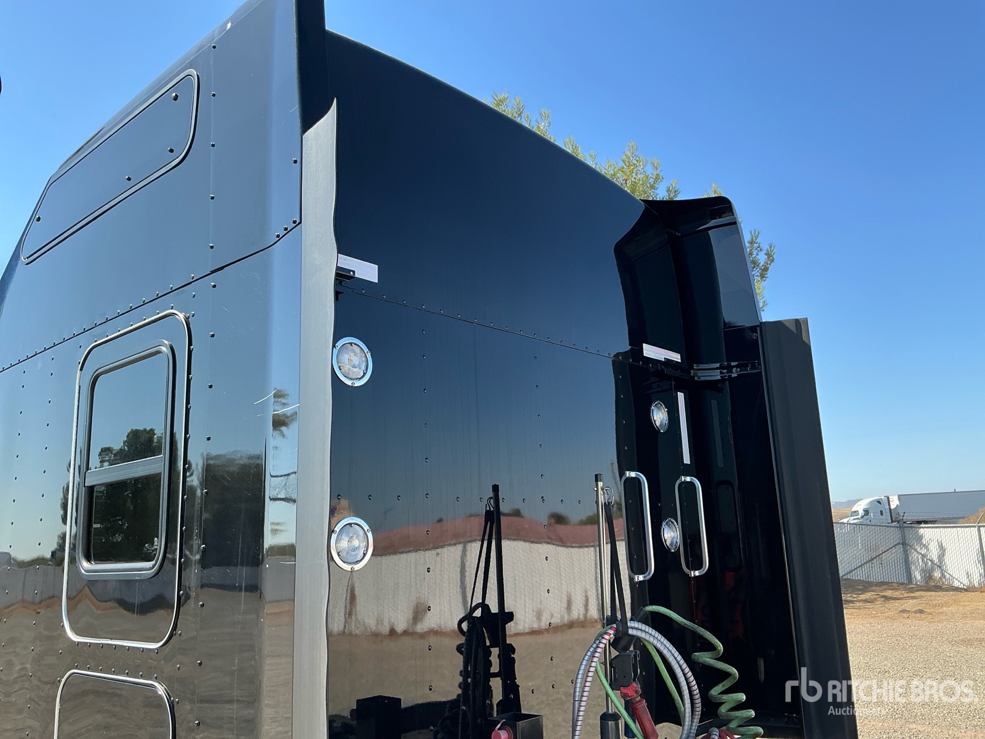 2024 Kenworth W900