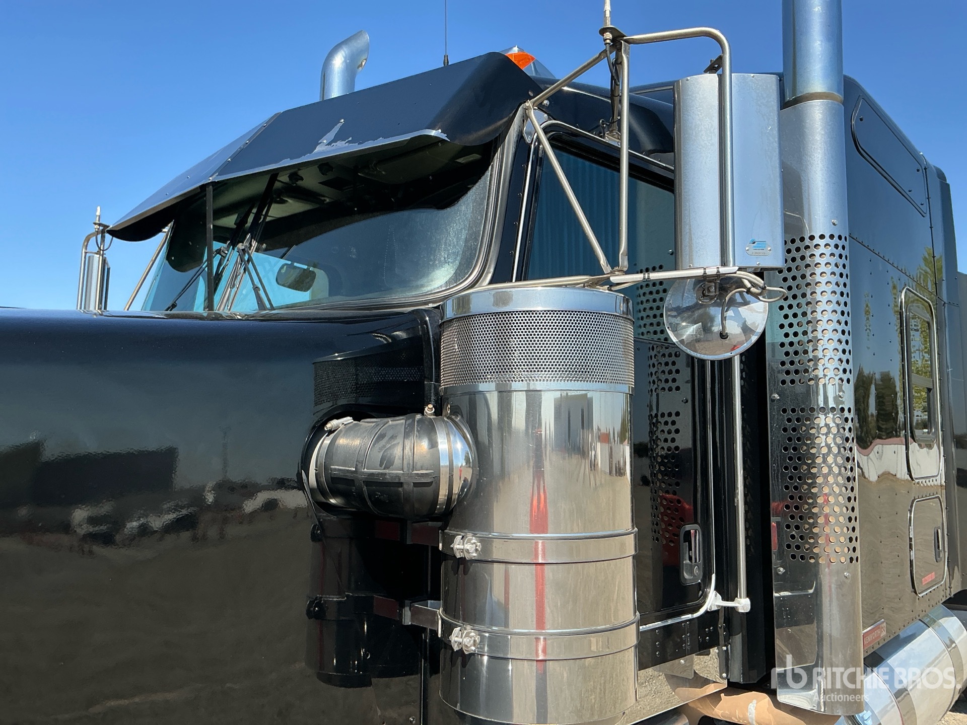 2024 Kenworth W900