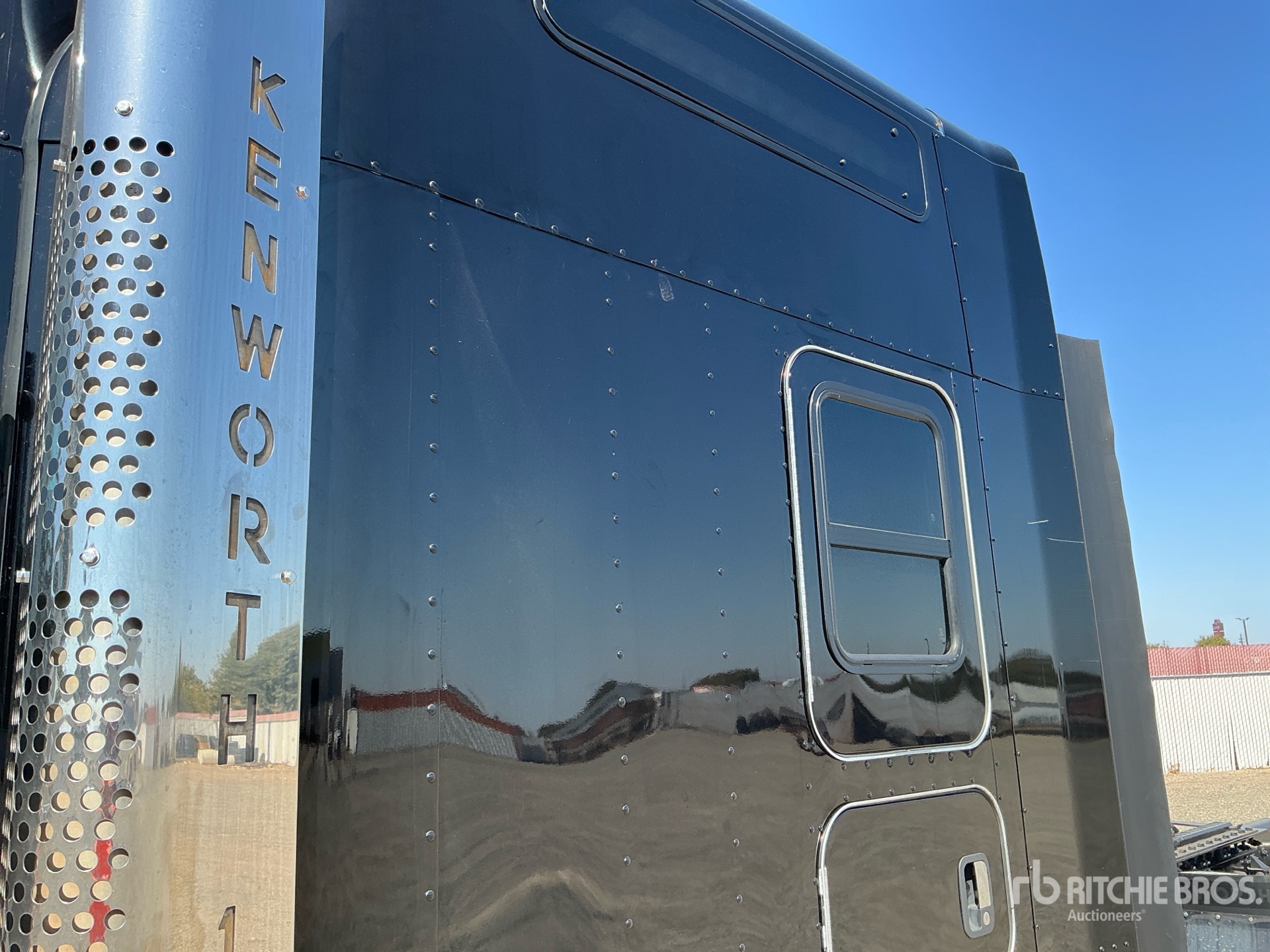 2024 Kenworth W900