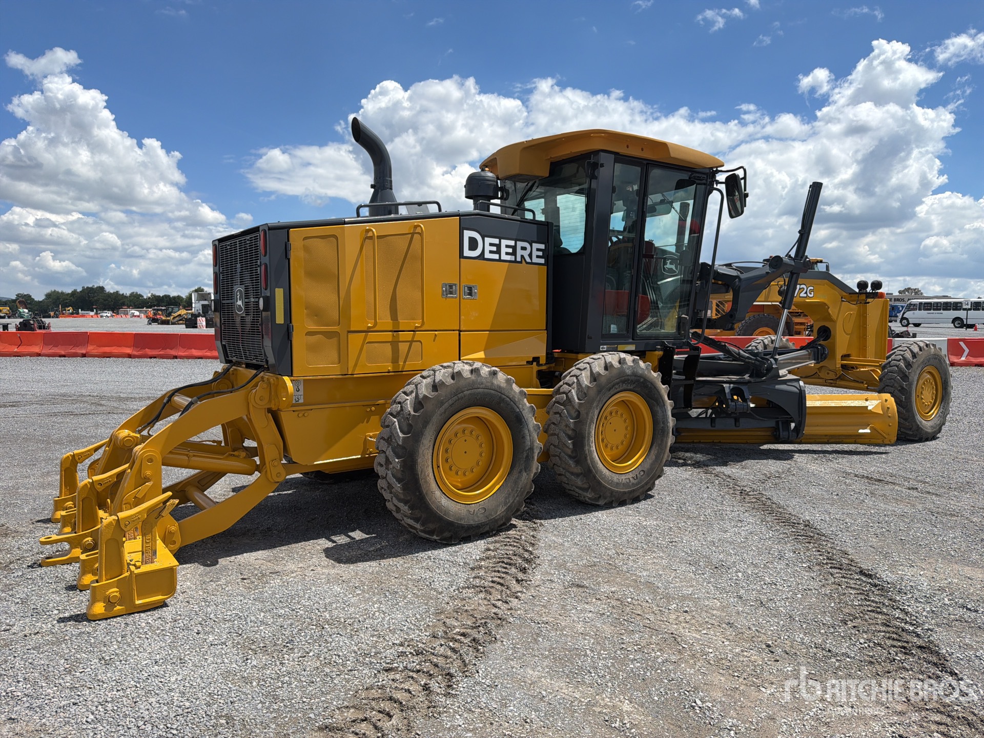 2011 John Deere 672G