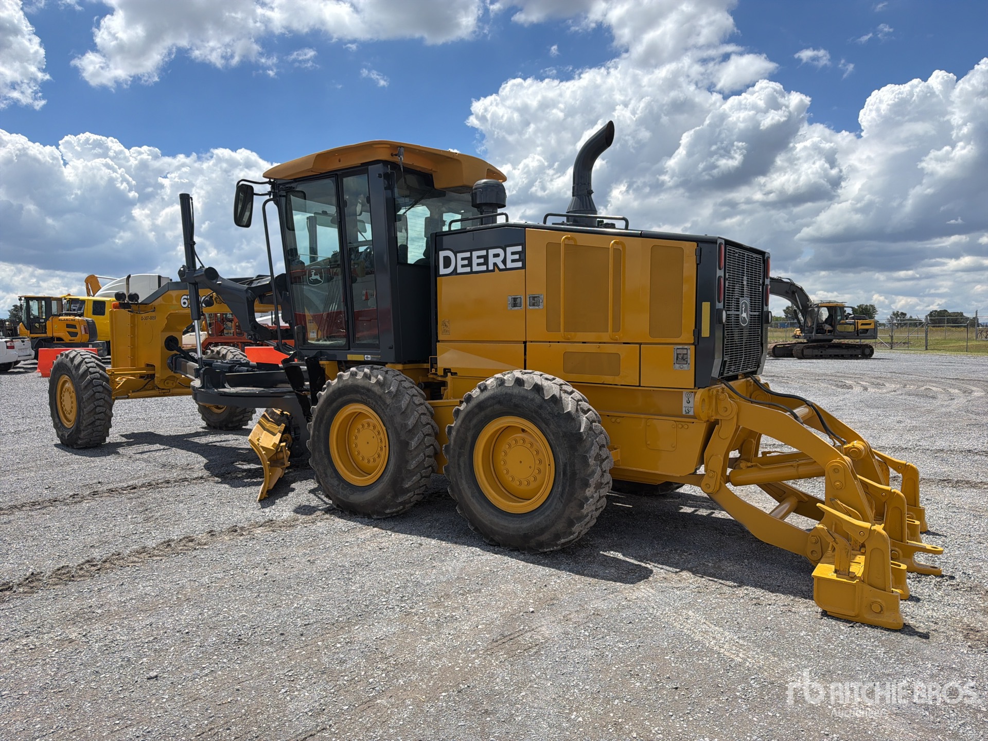 2011 John Deere 672G